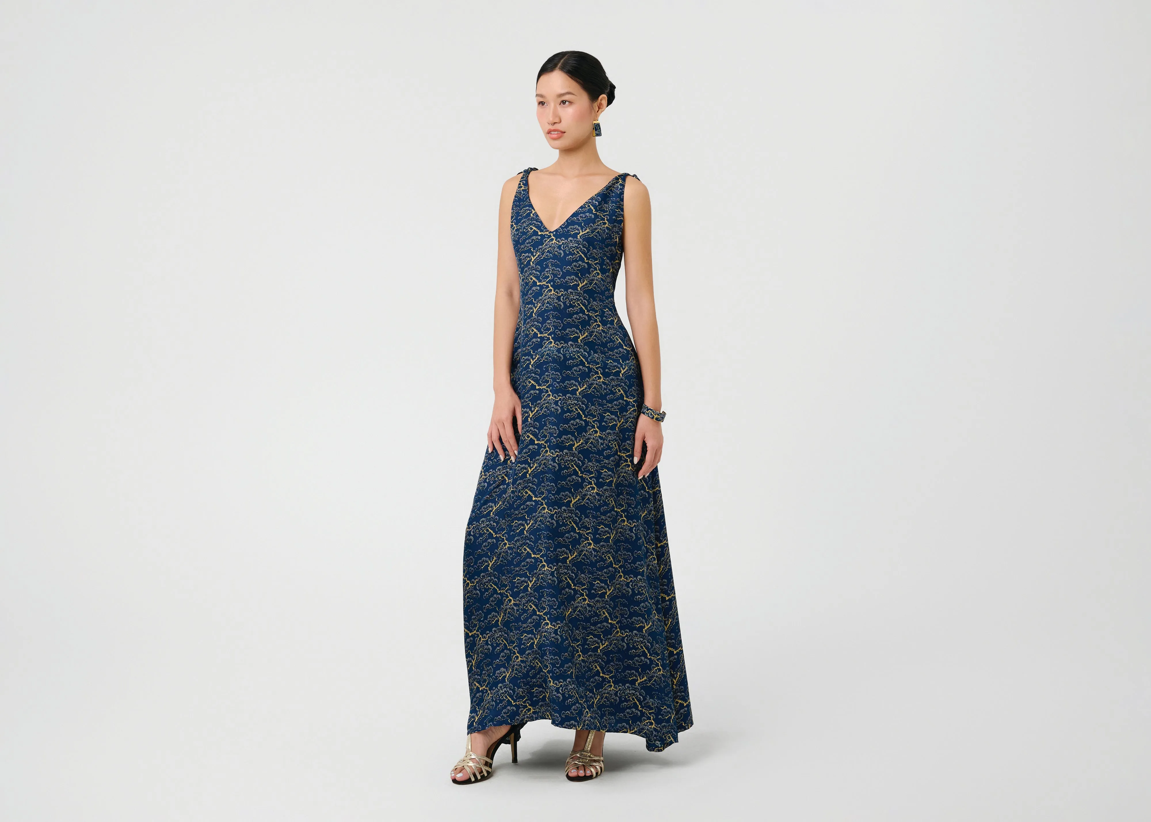 Walk Mood CAO LANH - PEARLWOOD INDIGO