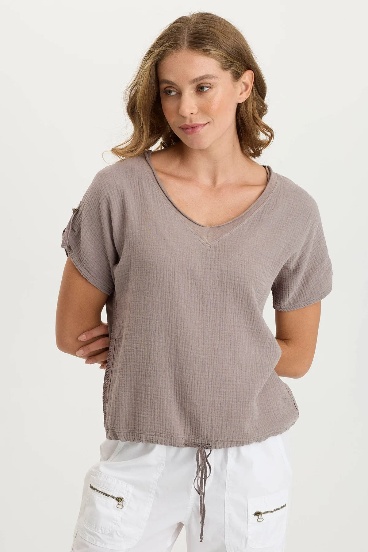 Thermal Insulation Wind Ease Bower Gauze/Jersey Tabbed-Sleeve Bubble-Hem V-Neck Tee
