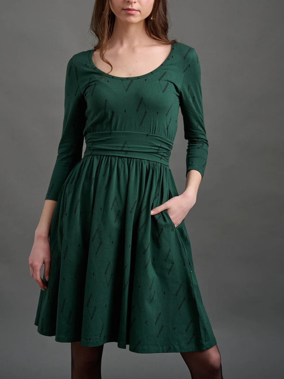 Novela Dress - Diamond Vine Dark Sage LightweightWeave Car Cool