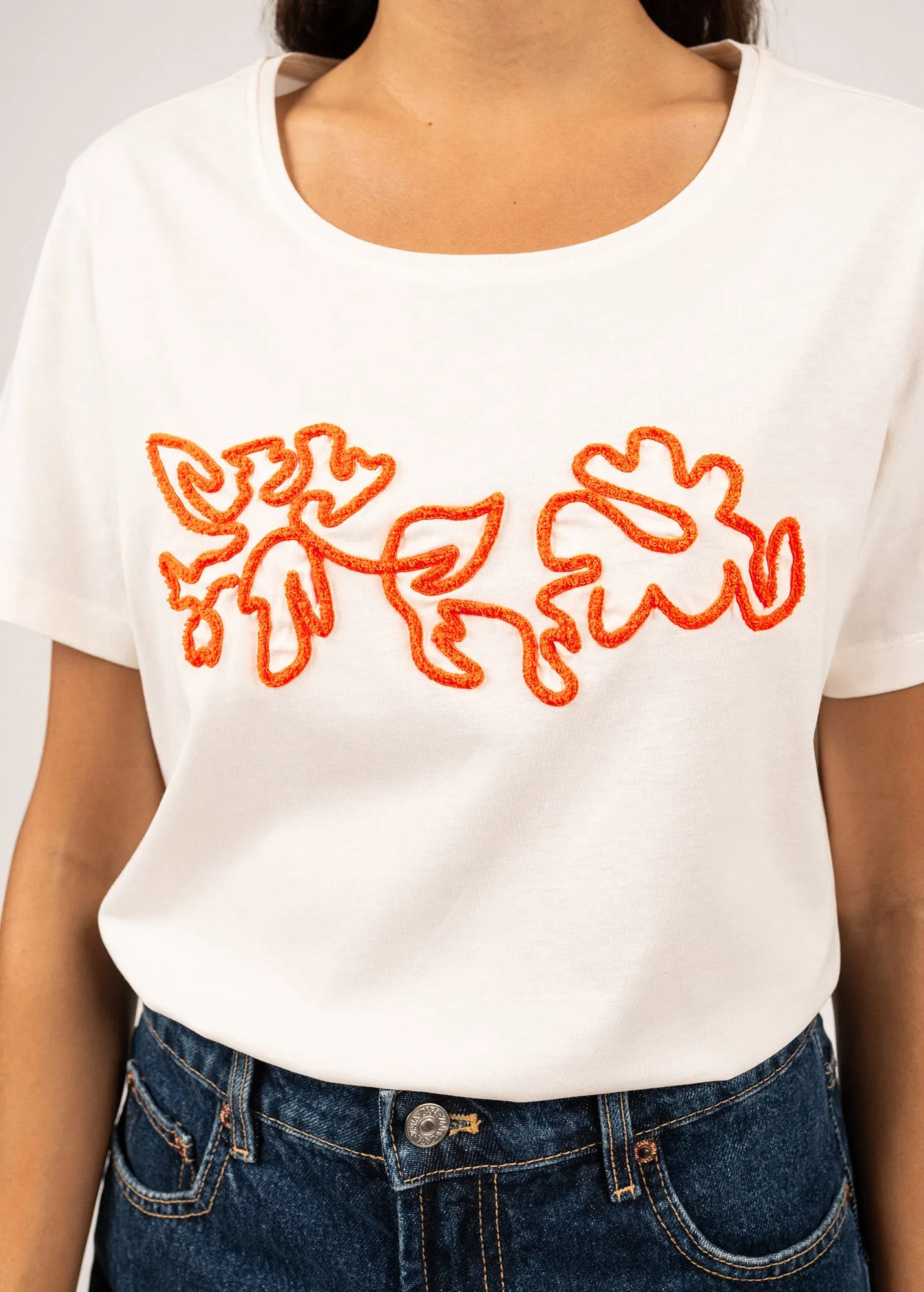 DoubleStitchReinforcement Icon Glow SANDY - Tee with Embossed Flower Embroidery | 100% Cotton (IVORY / NEON ORANGE)