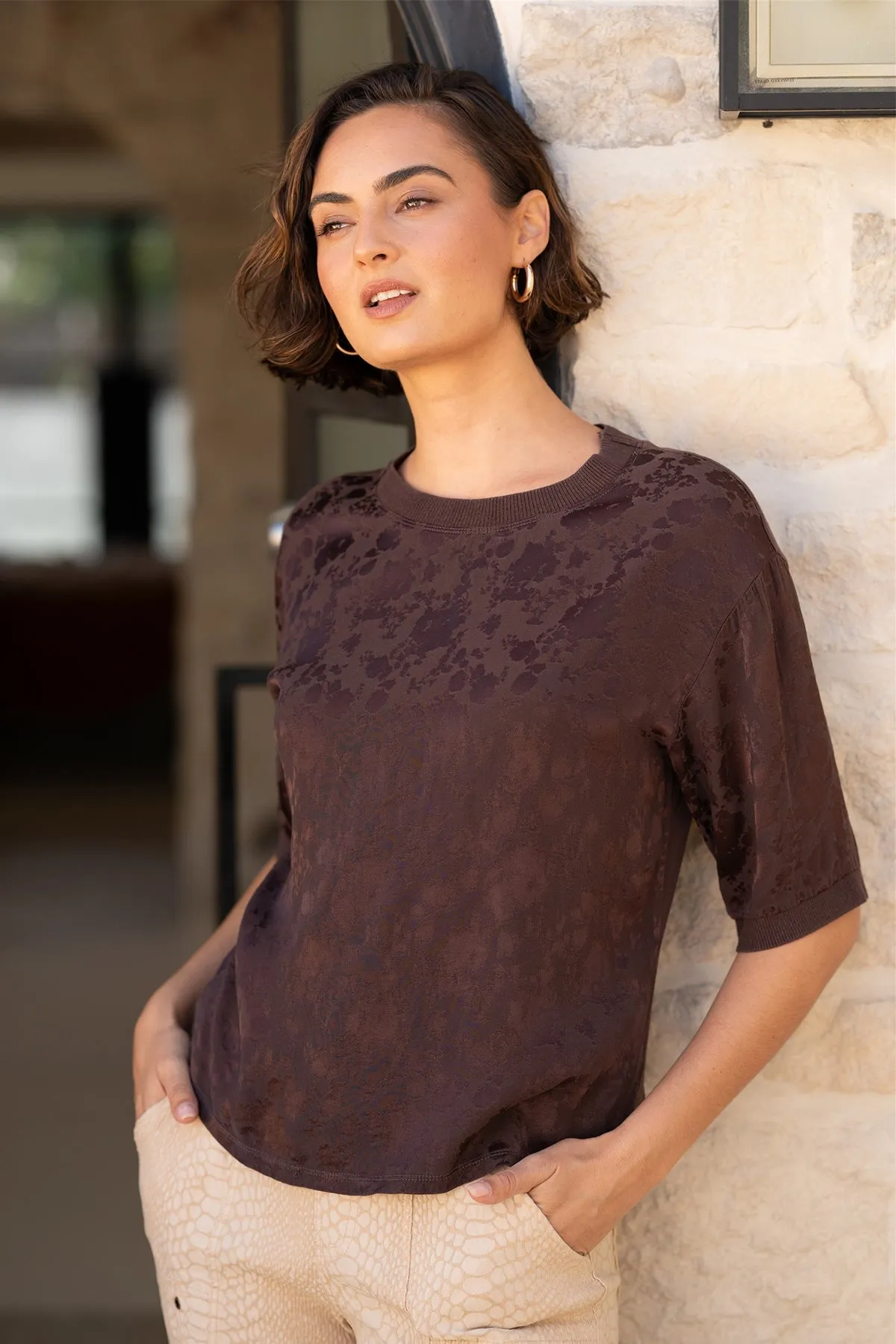 Chelan Textured Satin Casual Fit Top Loose Thread Minimal Mood