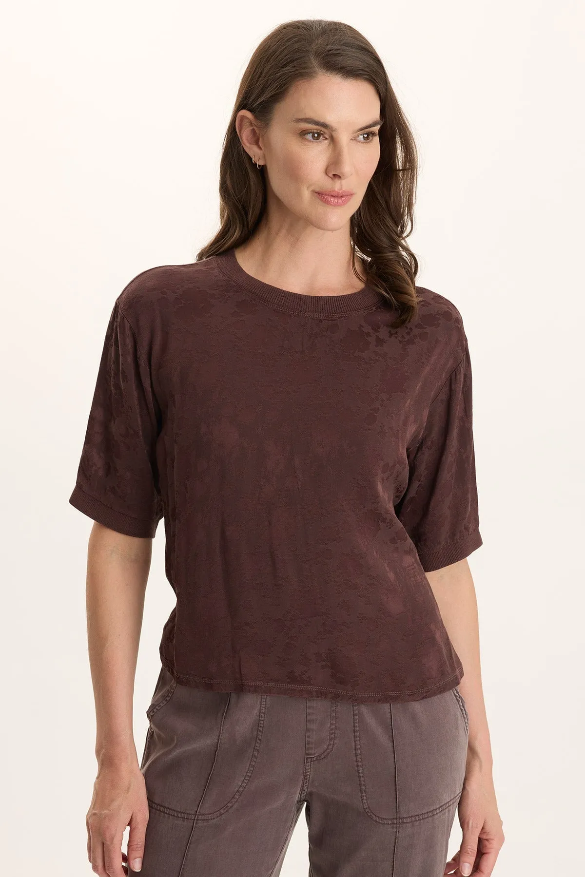 Fall Core yoga mode Chelan Textured Satin Casual Fit Top