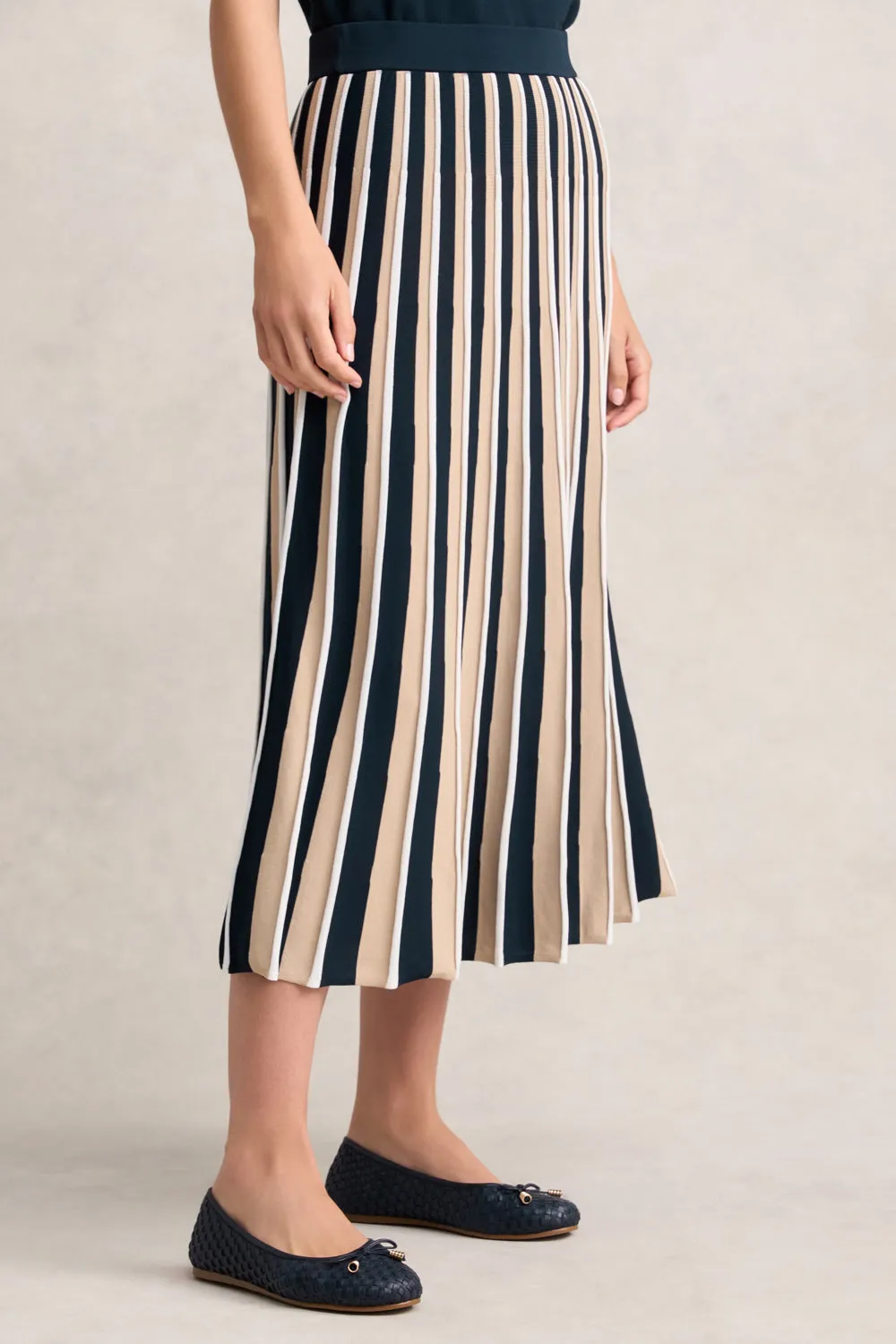 Outfit Moodset Must Have Feature Pleated Knit Skirt - Deep Navy Stripe