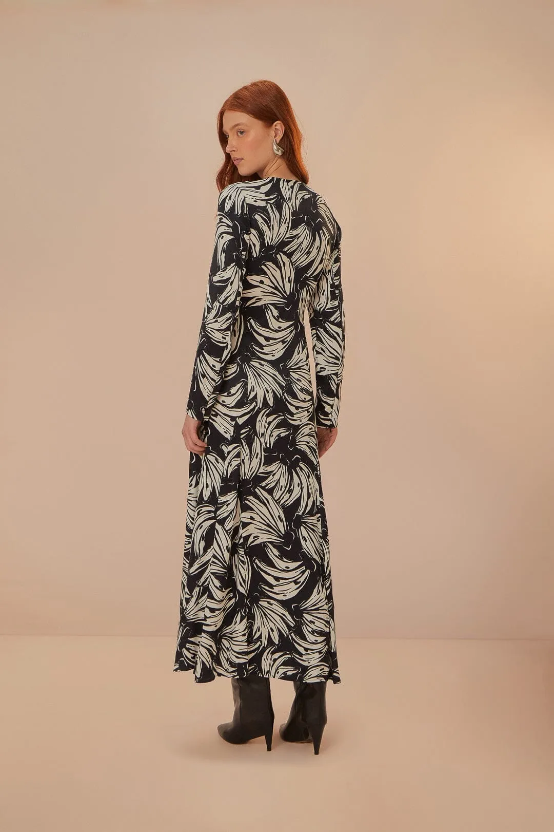 Feminine fit-and-flare style Perfect Fit Black Bossa Banana LENZING? ECOVERO? Viscose Midi Dress