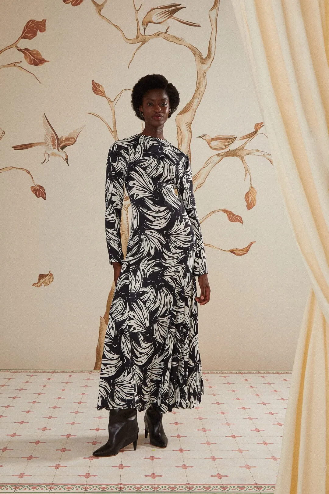 Urban Casual Stylish Details Black Bossa Banana LENZING? ECOVERO? Viscose Midi Dress