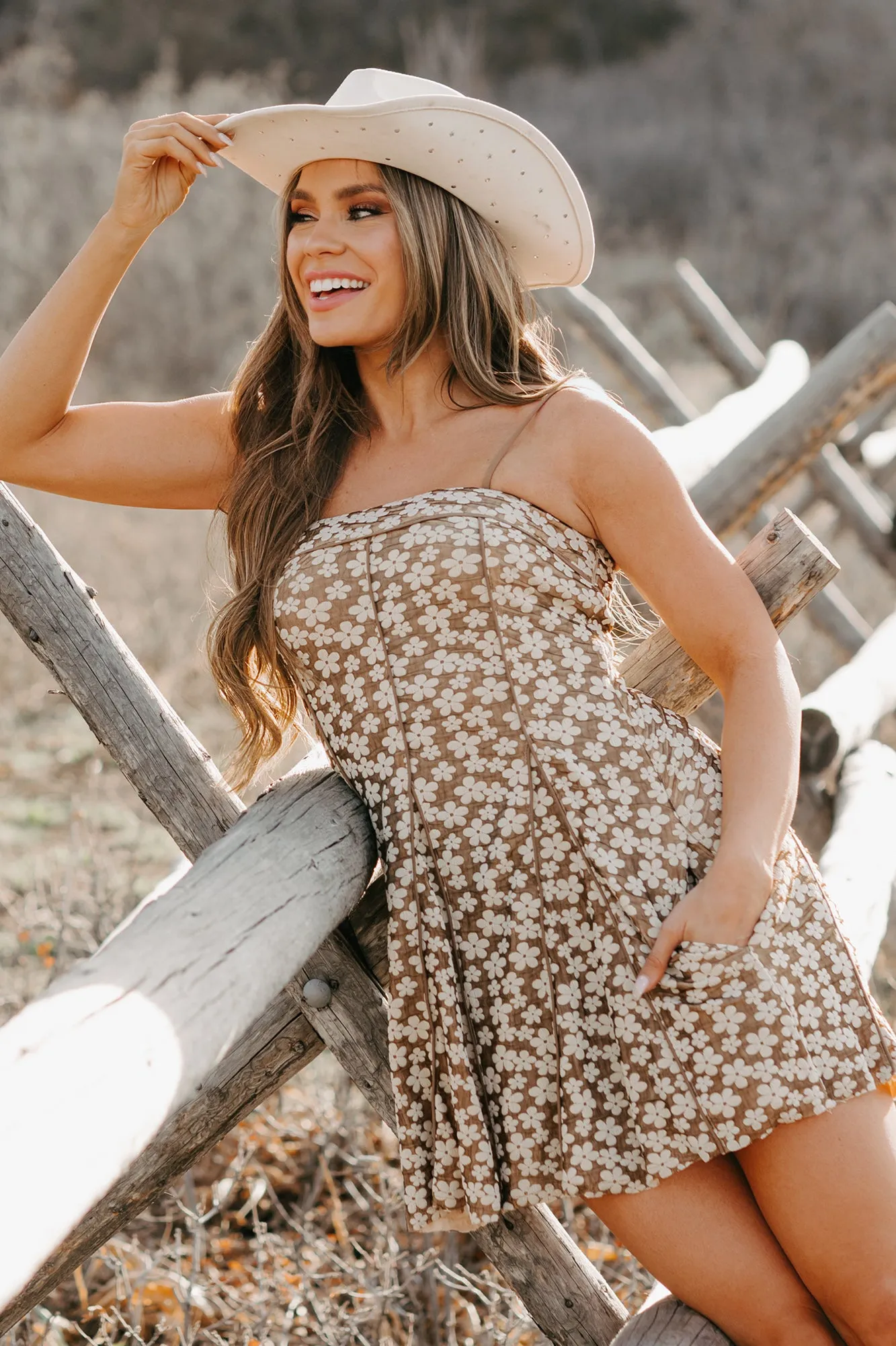 Charming Glow Sleeveless Floral Mini Dress (Taupe) Secure fastening