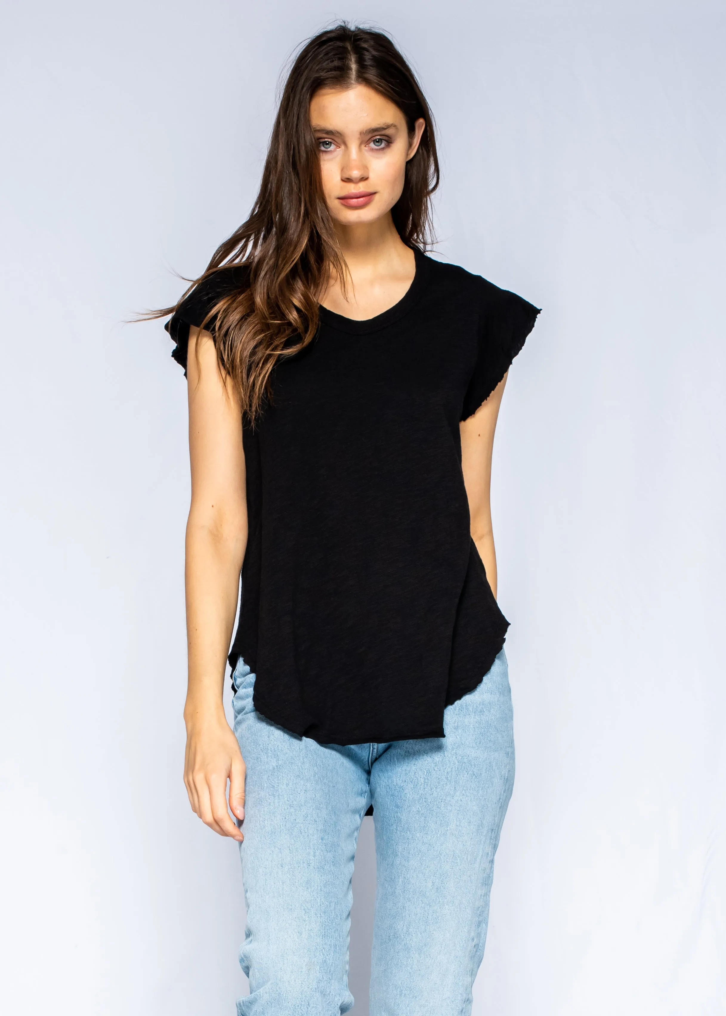Day Off Raw Flutter Shirt-tail Top