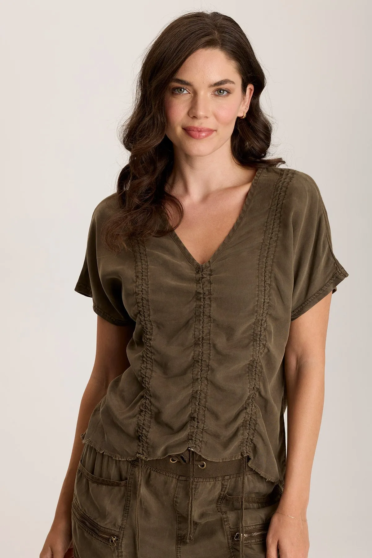 Durable Stitching Energy Flow Werner Twill Ruched Cord Relaxed V-Neck Tee
