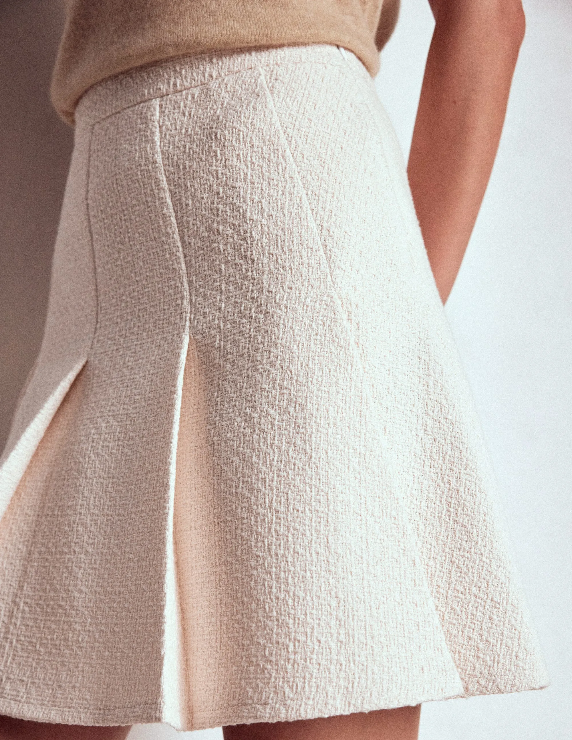 Flippy Textured Skirt-White Mall Brand Look