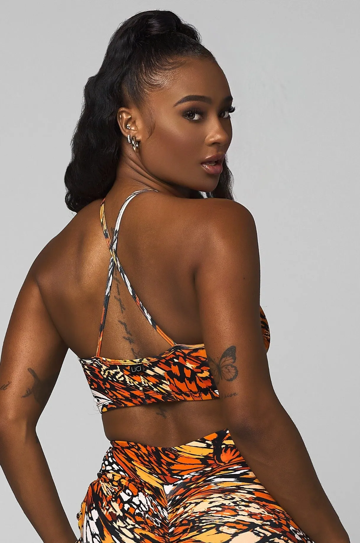 Evolve Criss Cross Crop Top clean look AntimicrobialCoating