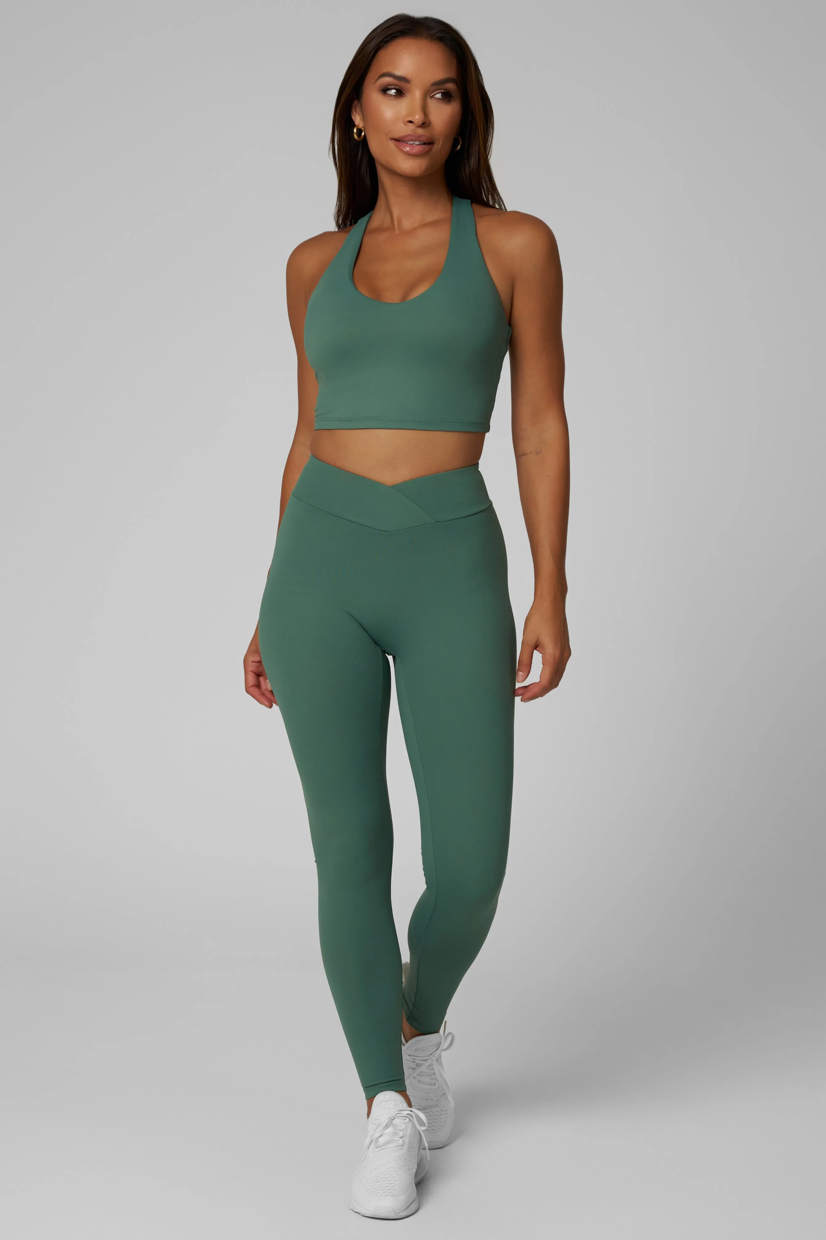 Juniper Built-In V-Tank DoubleLayeredEdging Smile Glow