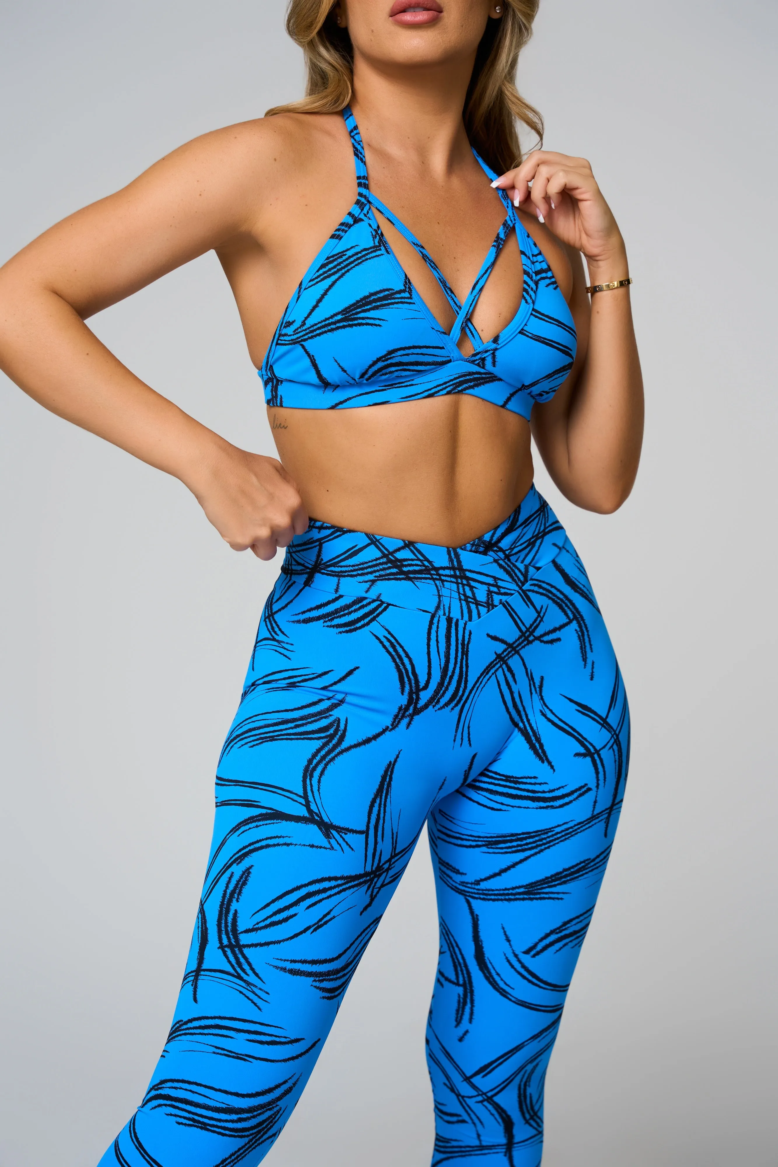Azul V-Cut Scrunch Legging AdjustableWaist