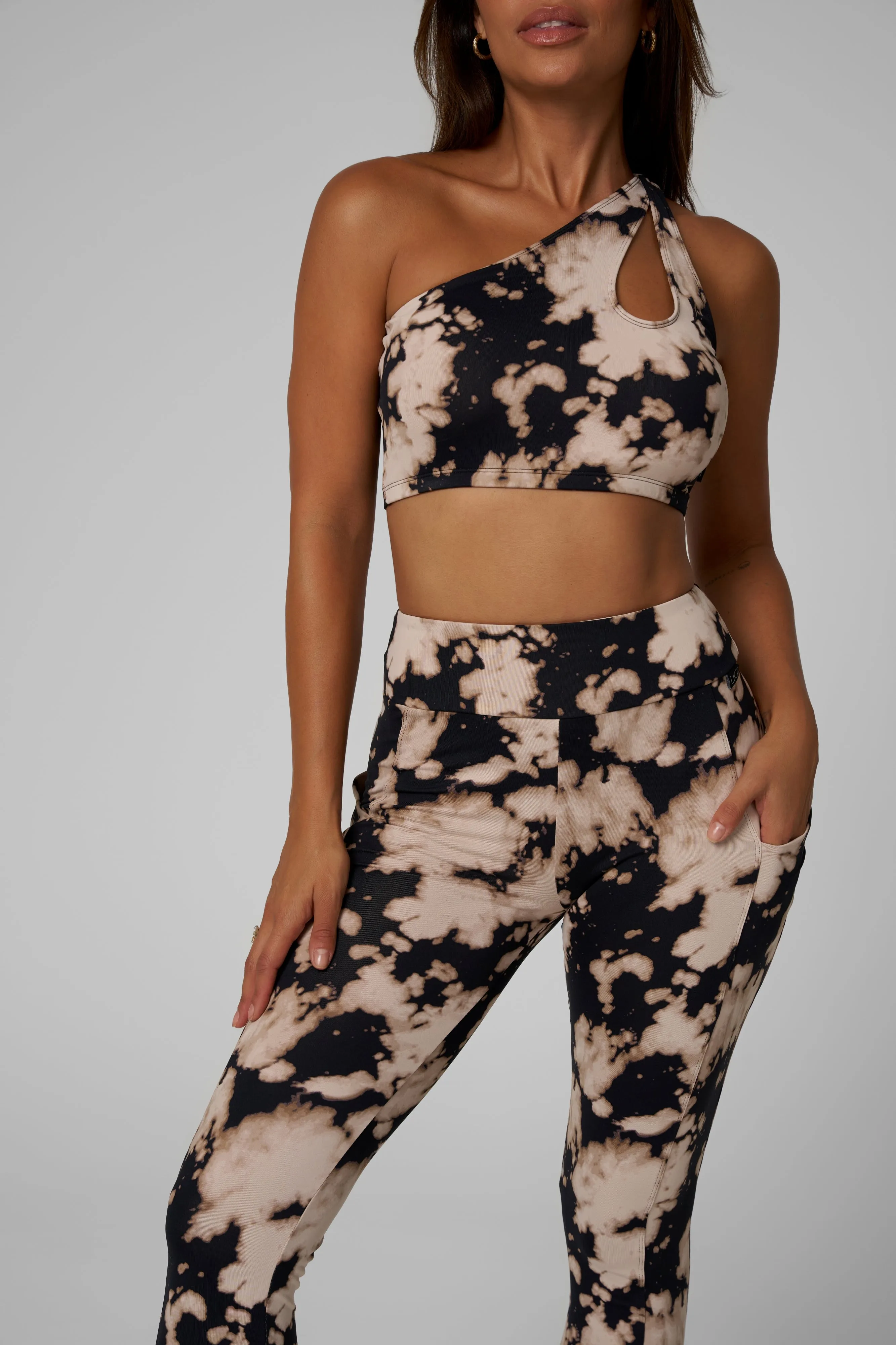 Duality Pocket Legging Thin Core WaterRepellent Coating
