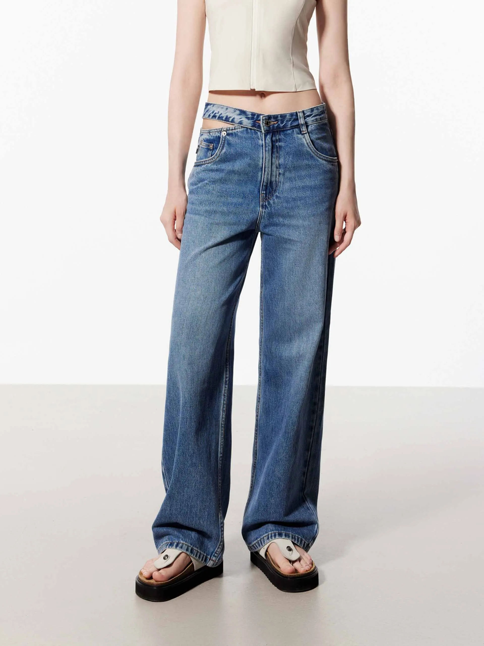 Simple Detail Neutral Outfit Piece Deconstructed Cotton Jeans