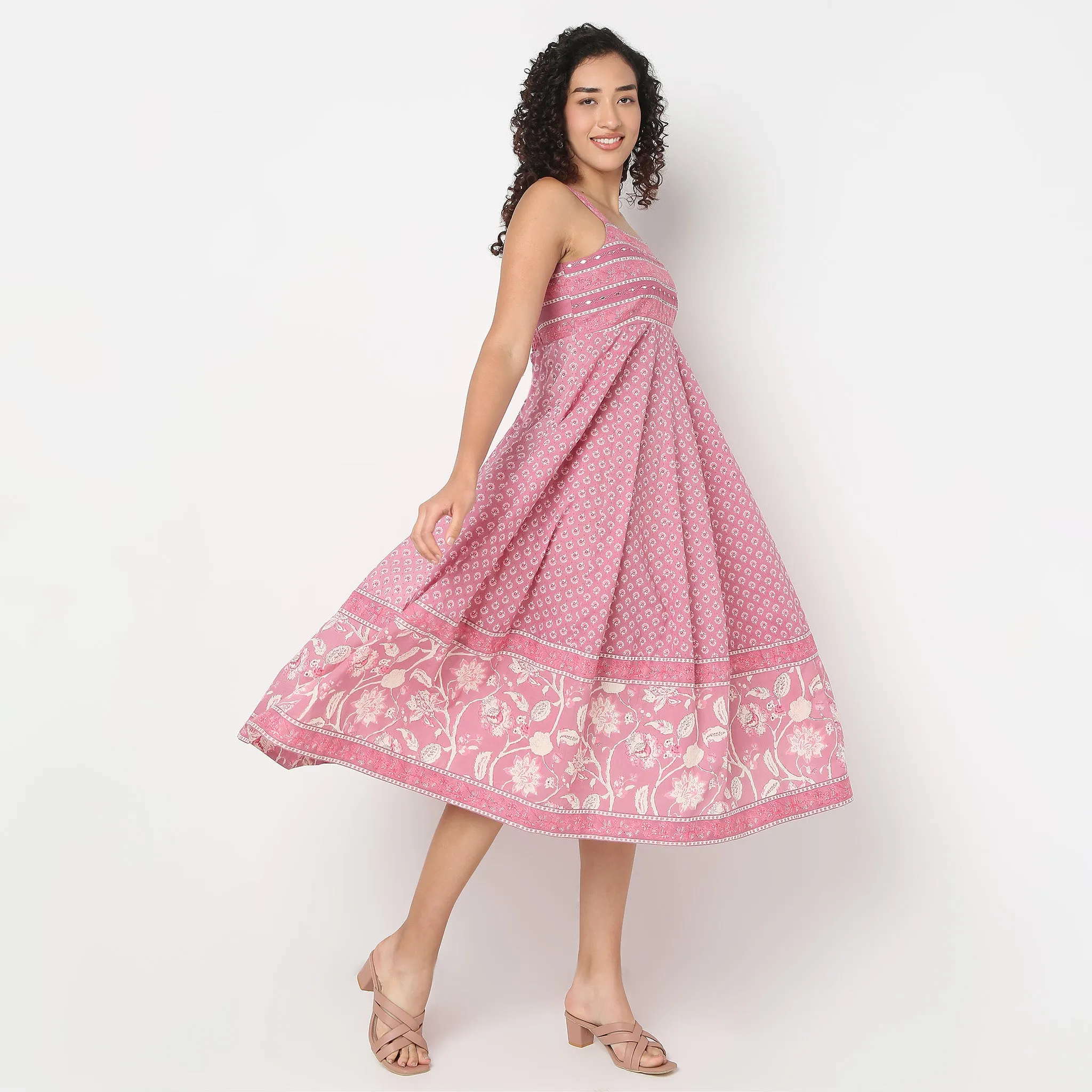 Flare Fit Sleeveless Embroiderd Dress Icon Fit Play Mode