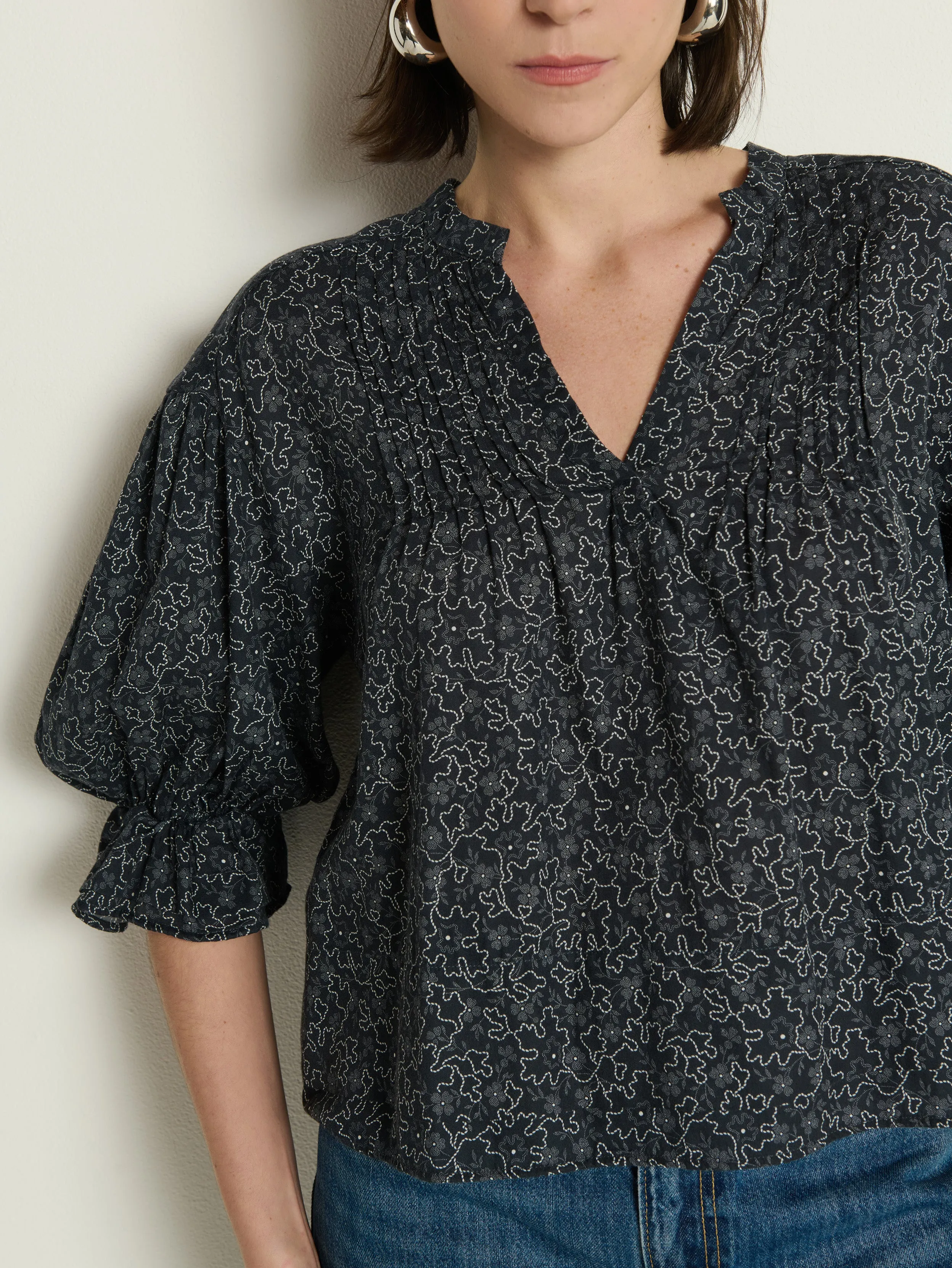 Scarlet Pintuck Top Thick Glow Dry Touch