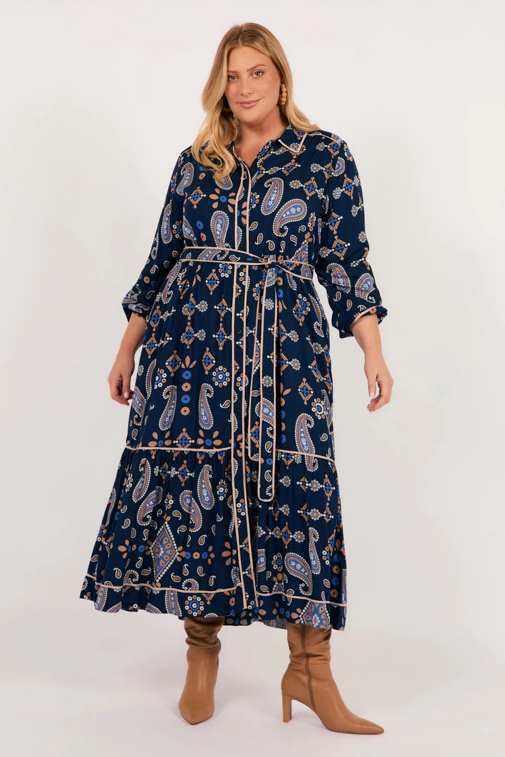 Flowing chiffon dress Ginette Long Sleeve Dress in Navy Filigree