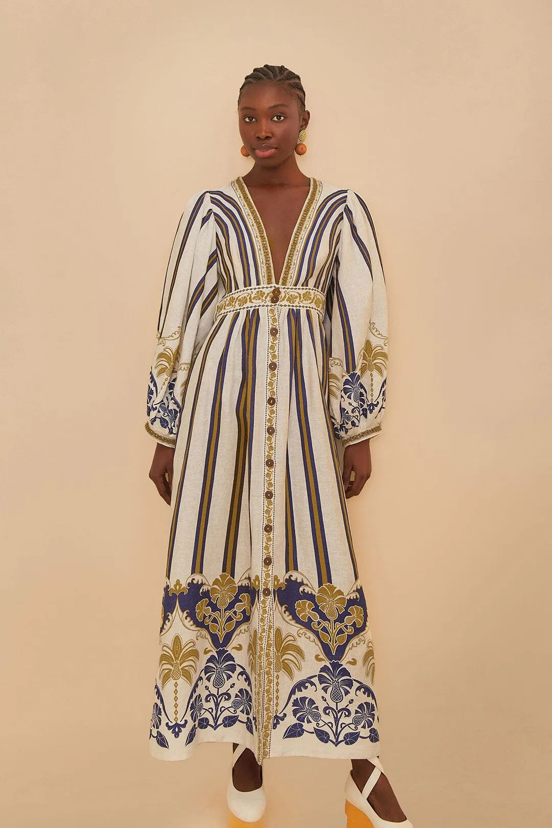 Off-White Pineapple Deco Maxi Dress Ideal for both warm and cool weather this dress is a year-round wardrobe staple Crepe Soft