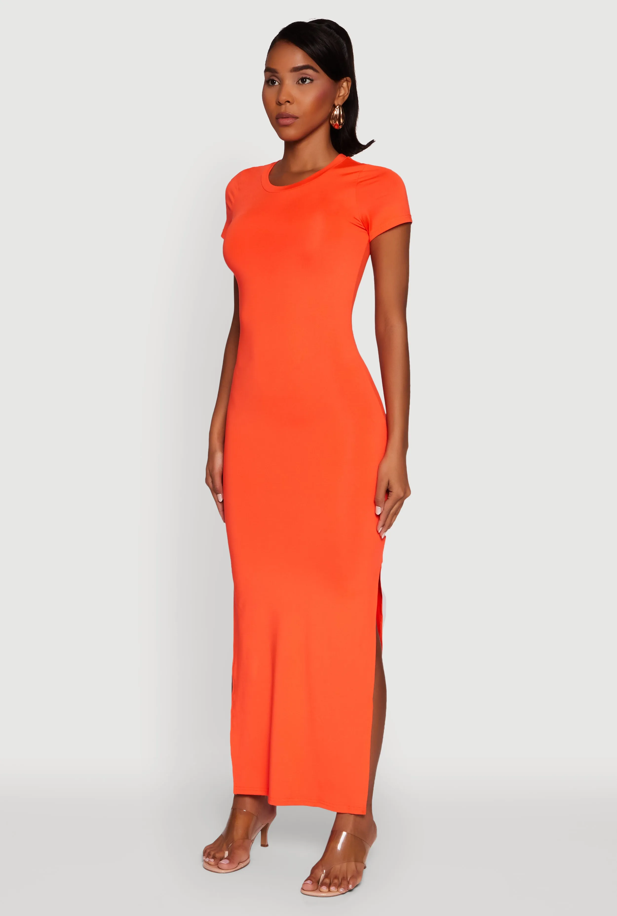 Palm Shade With its soft fabric and elegant cut this dress is perfect for all-day wear Daisy Crew Neck Side Slit T Shirt Dress