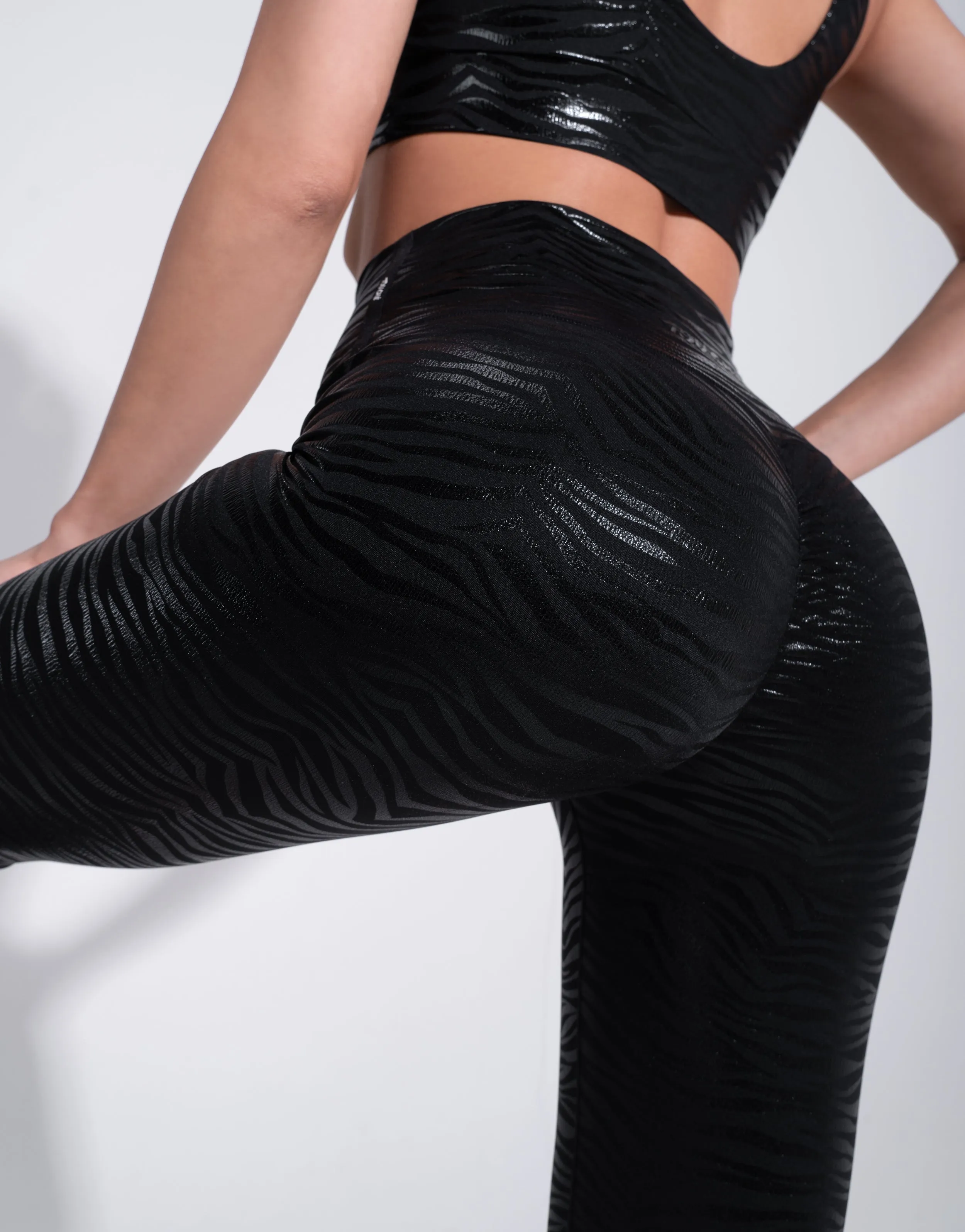 Hiking Trail Pro Athlete Quick Dry Technology ZEBRA