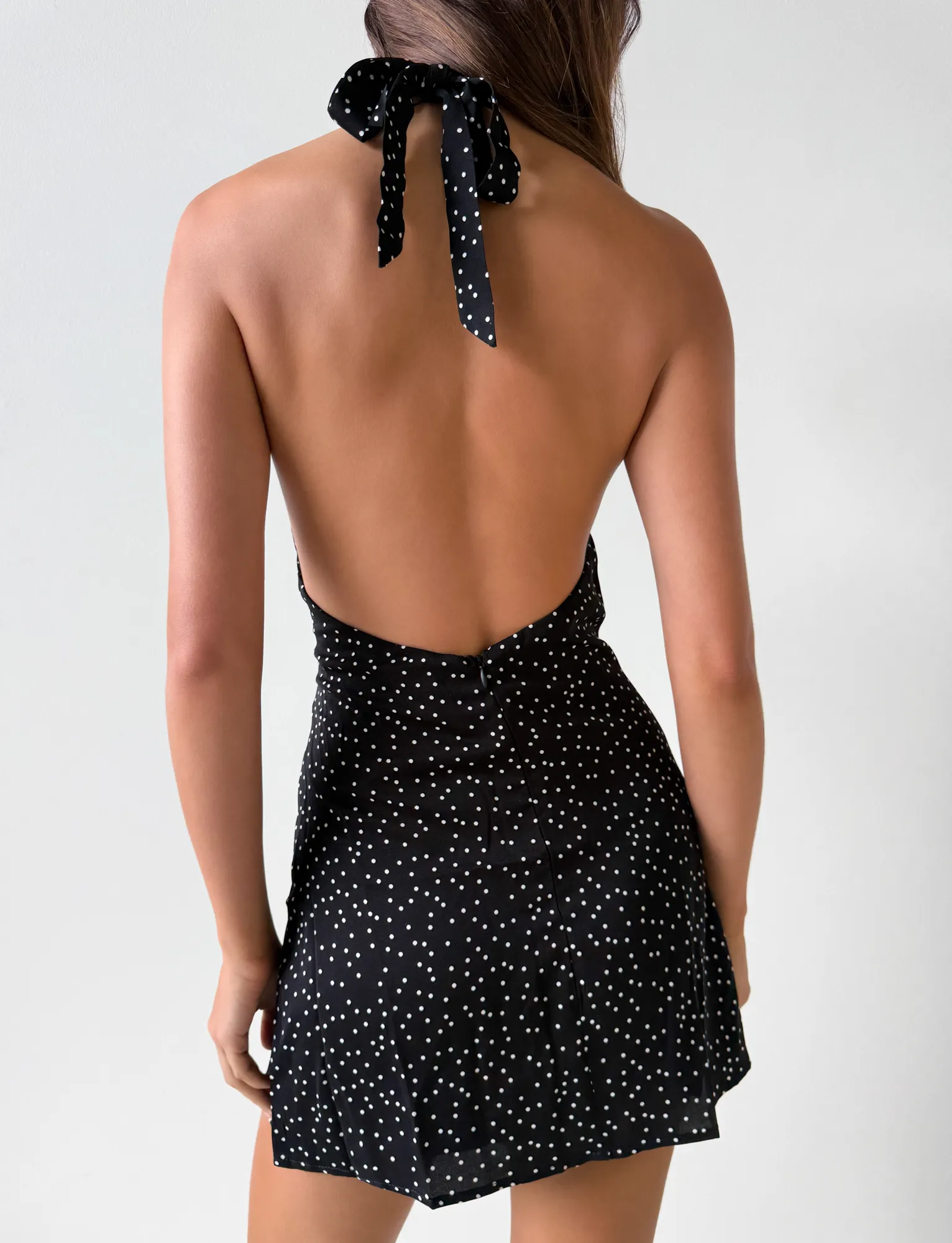 Light Beat DYLAN HALTER MINI DRESS - BLACK POLKA