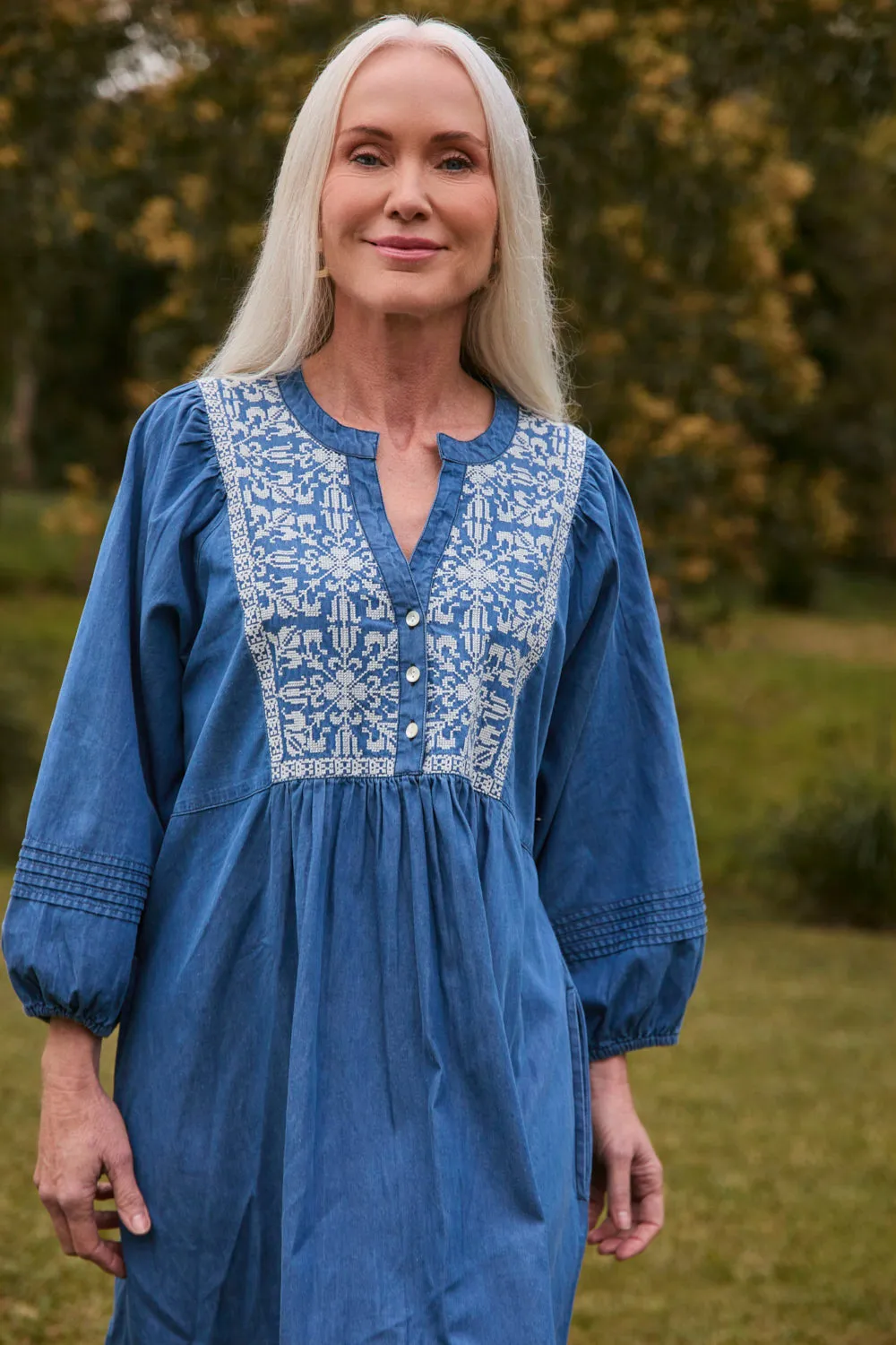 Shell Glow Boat Neck Elodie Chambray Smock Dress in Quebec