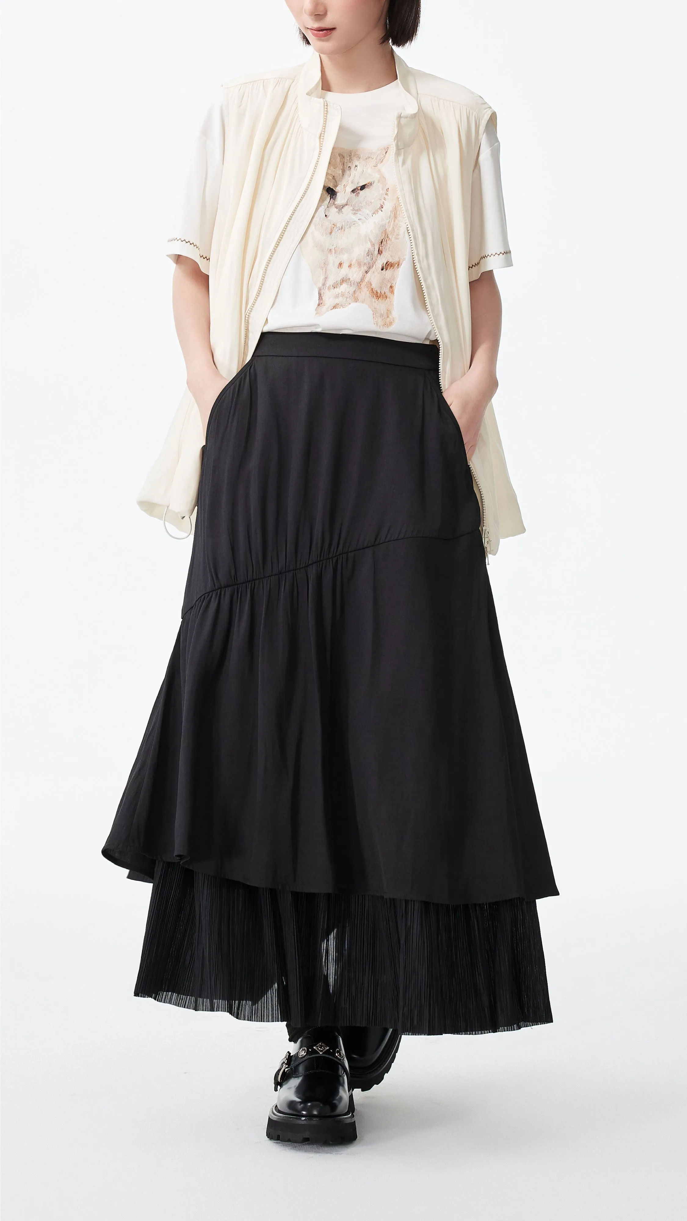 Monochrome Outfit Pleated Patch Skirt