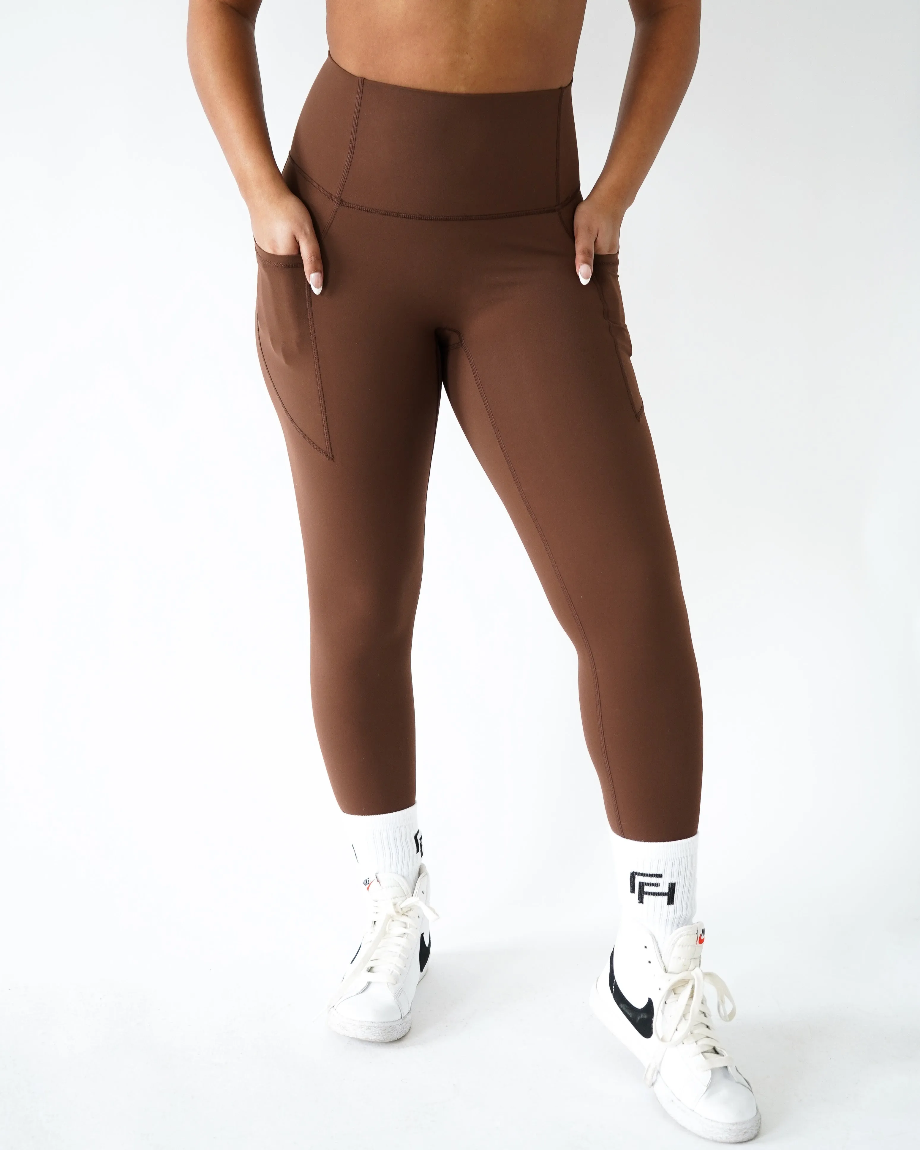Temperature Regulating Fabric Performance Pocket Leggings - Clay