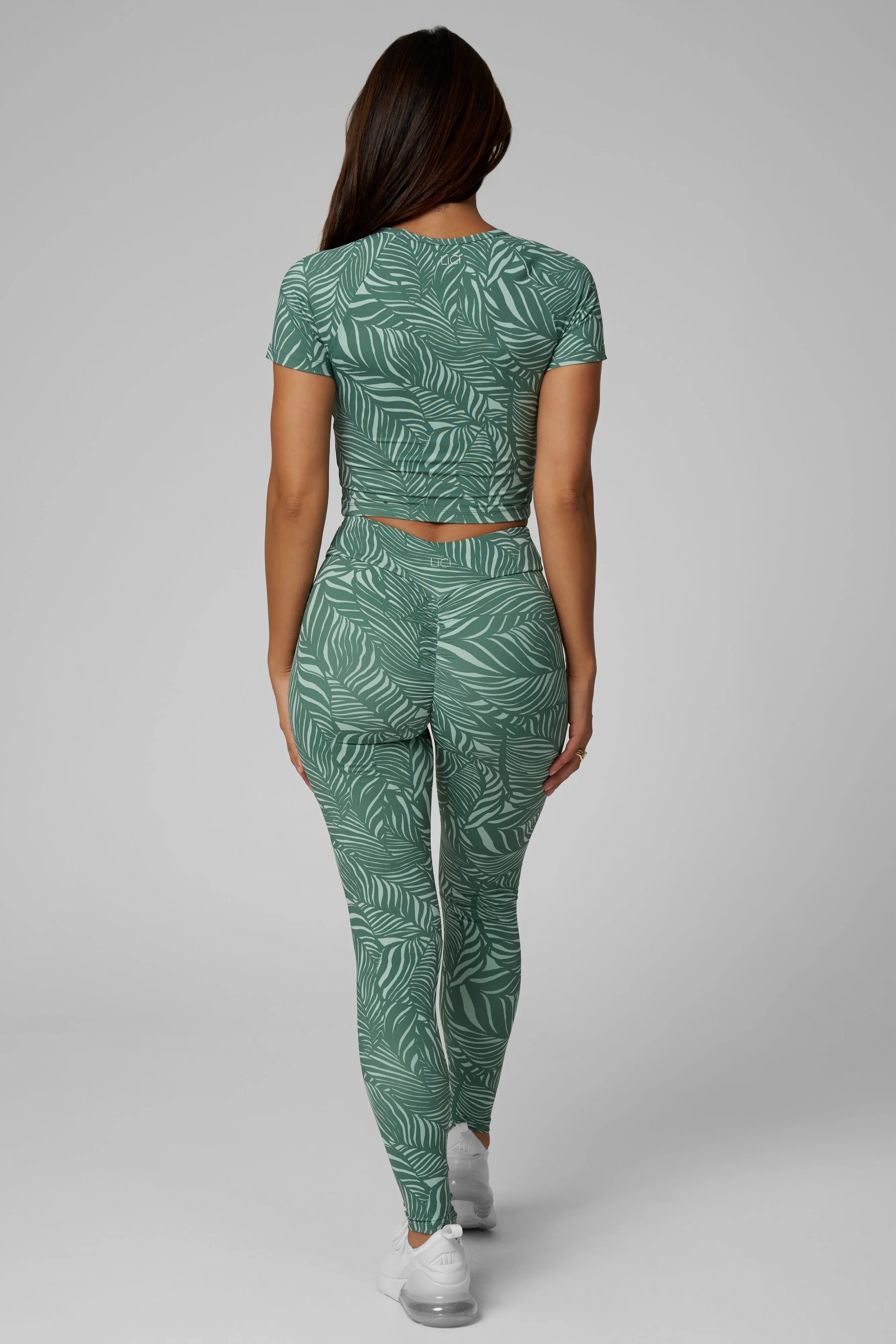 FlexibleCollarDesign Body Free Palms T-Shirt Top