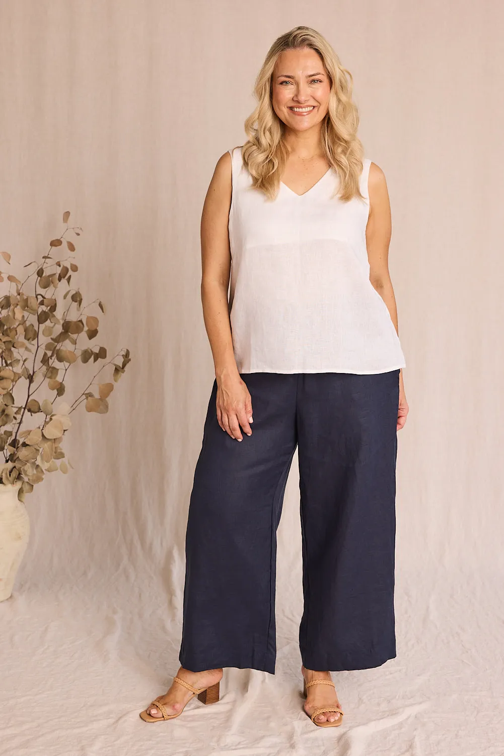 Spacious steel body Ember Linen Cami in White