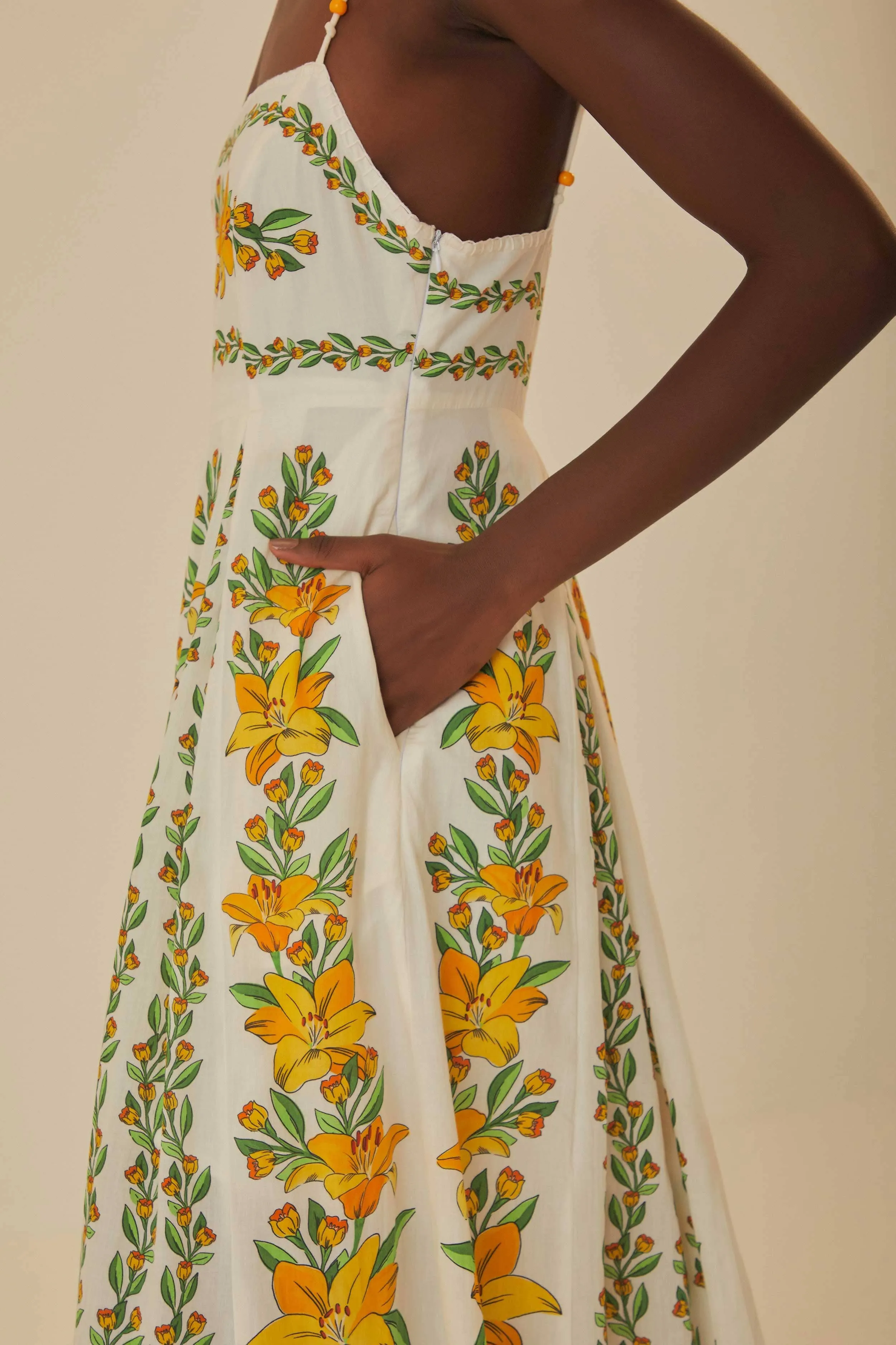 Town Glow Off-White Tropical Lightness Sleeveless Maxi Dress