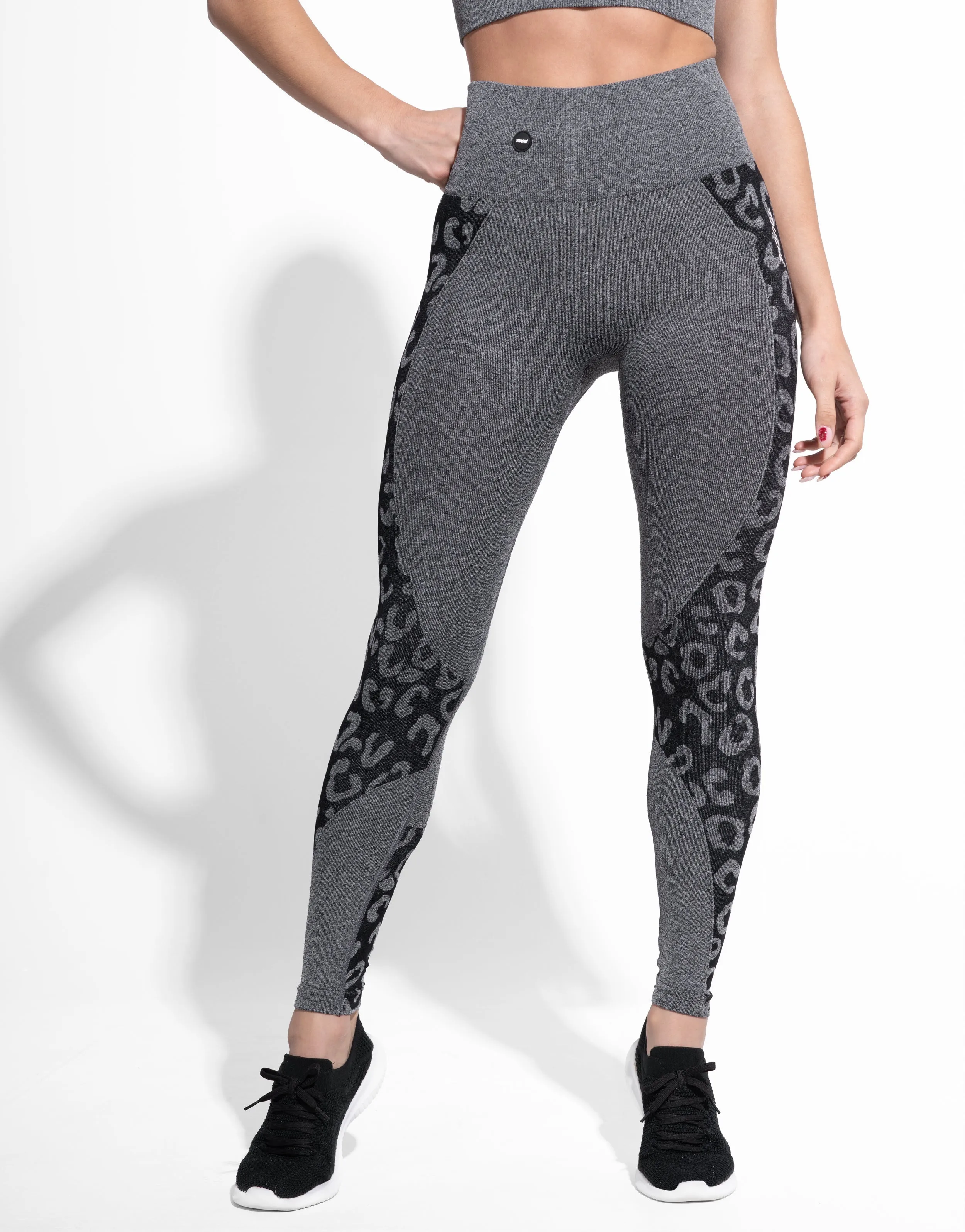 Street Ready SHAPE BLACK SEAMLESS