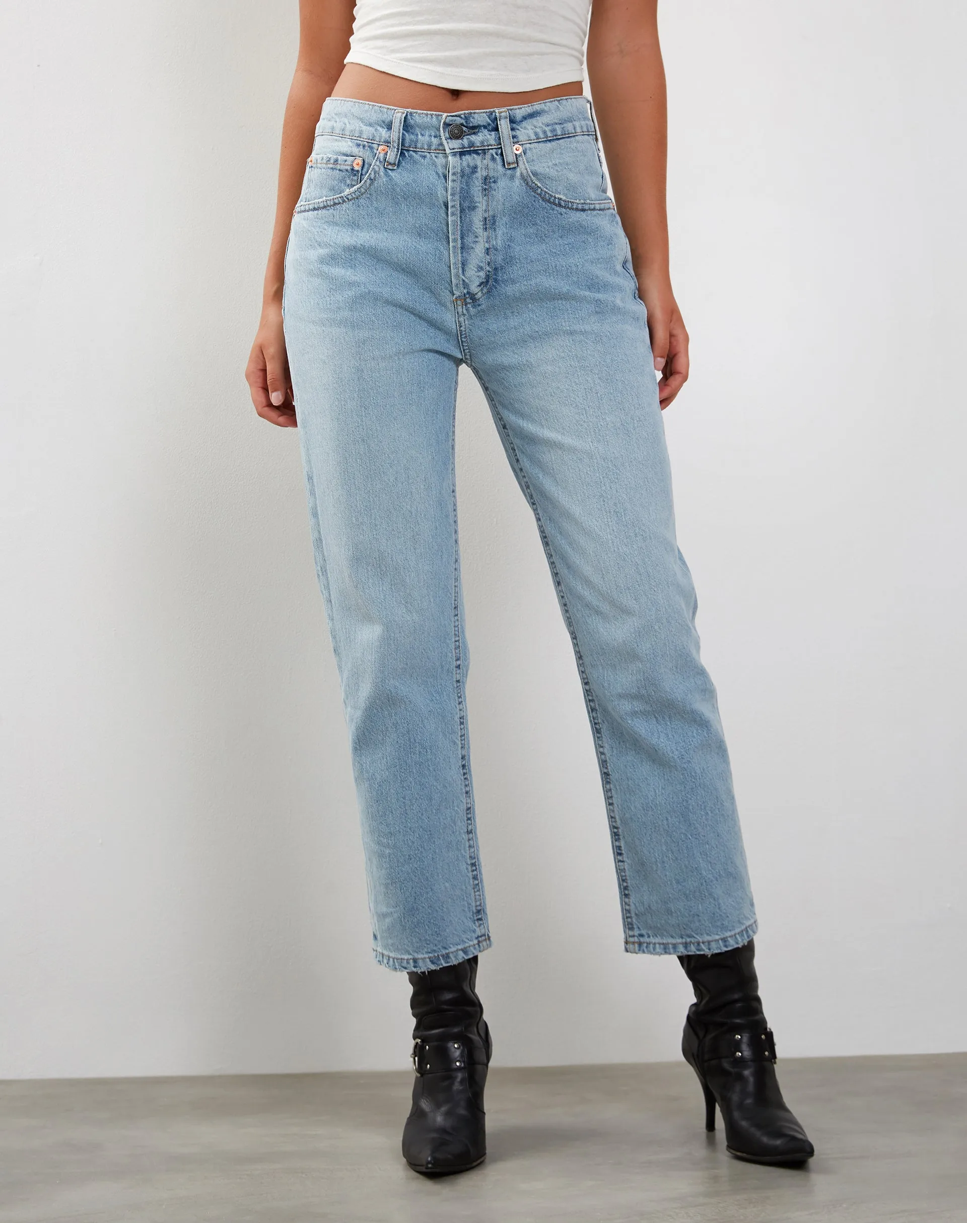 Recycled Fit Trend Vibe Mid Rise Straight Leg Jeans in Bleach Denim