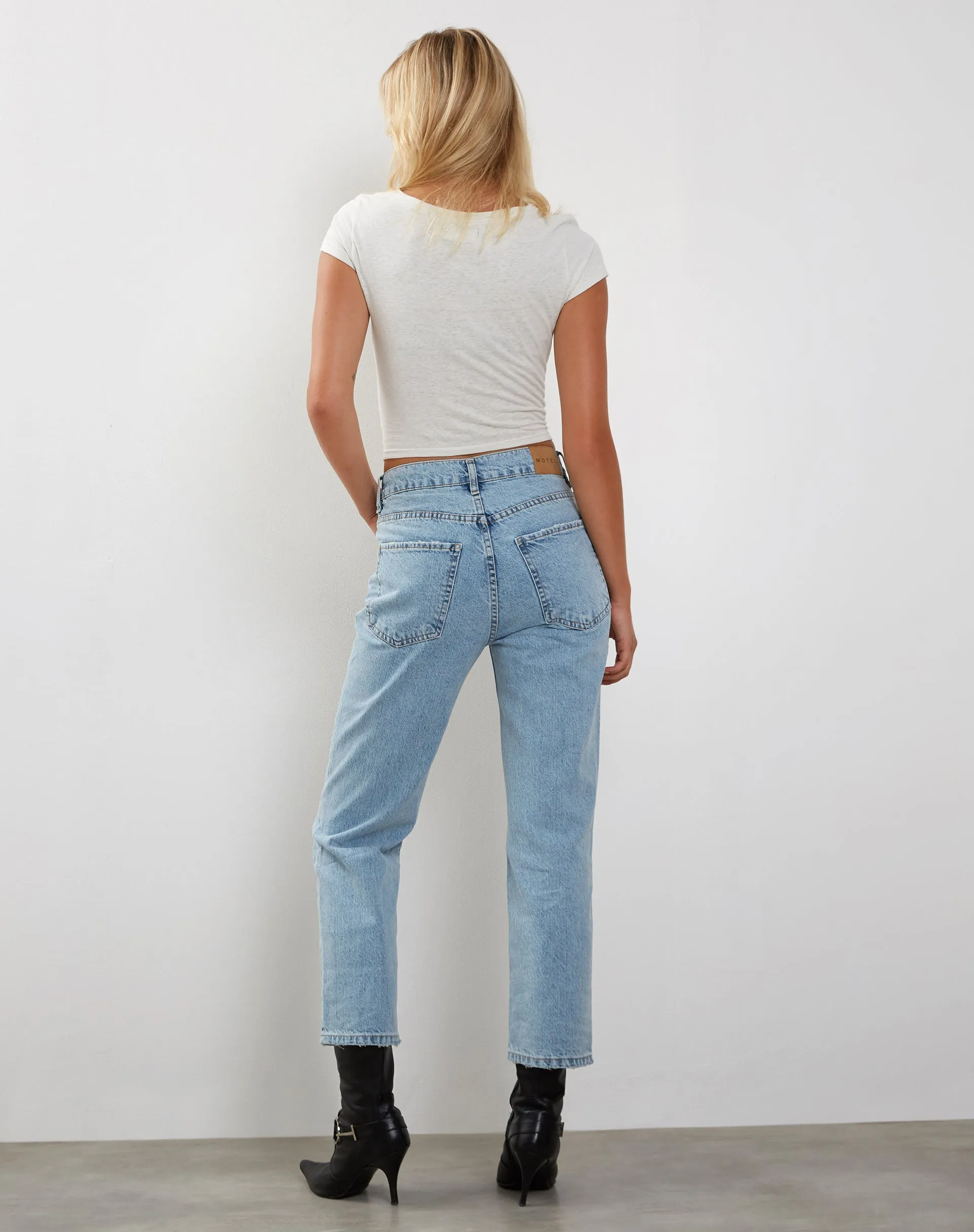 NonBindingCollar Digital Core Mid Rise Straight Leg Jeans in Bleach Denim