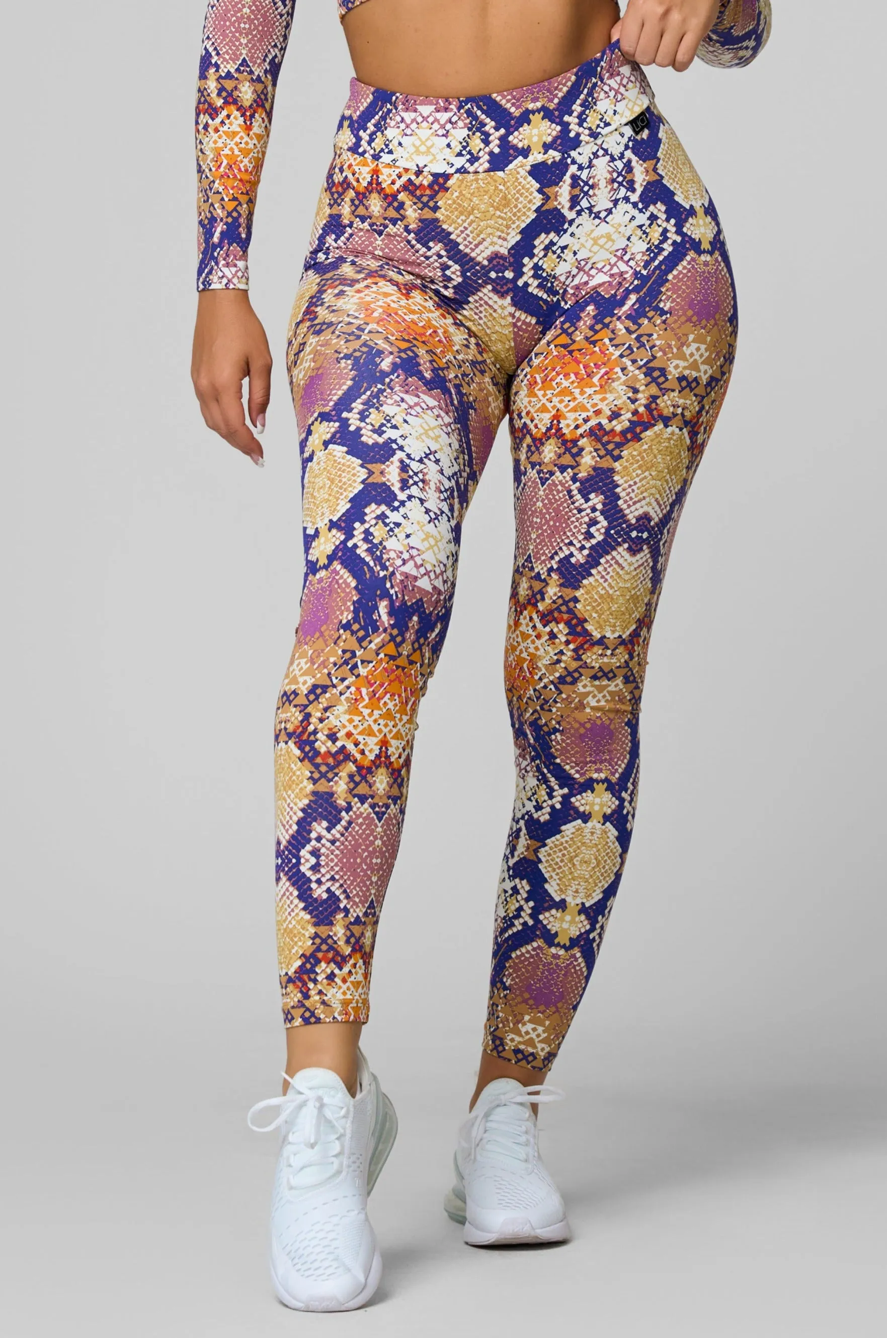 Chakra High Waist Scrunch Legging Permanent Crease