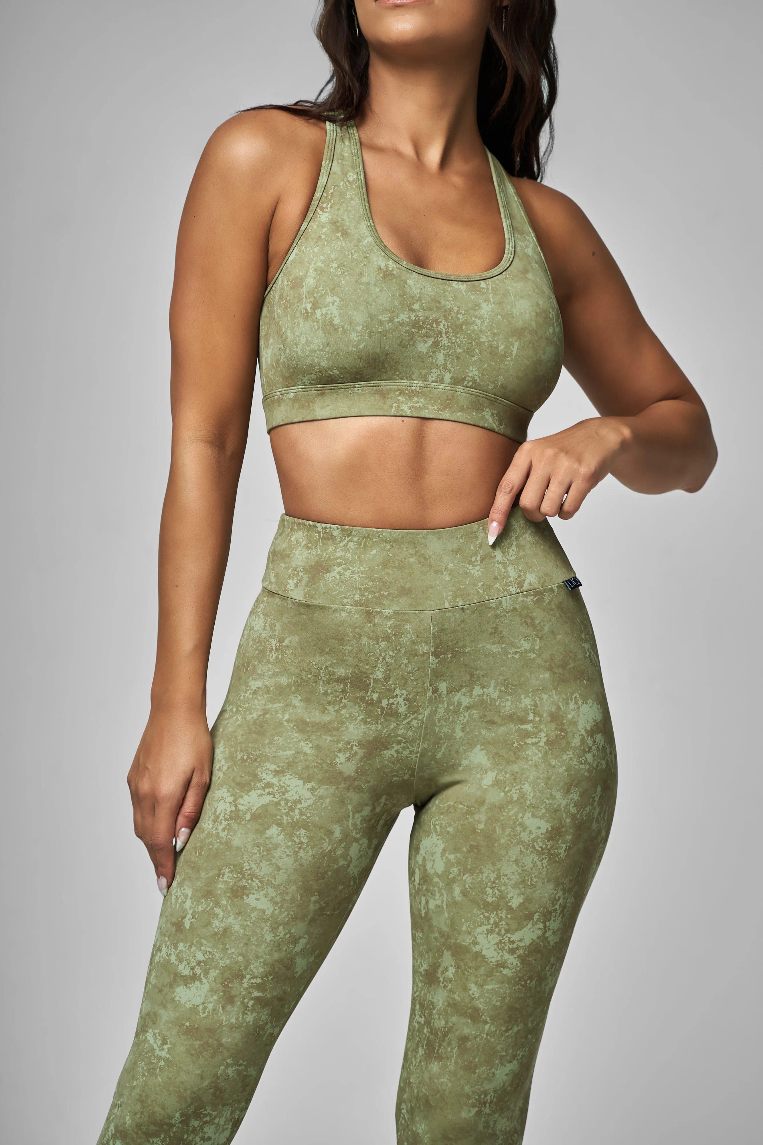 Flight Fit Hot Core Iris High Waist Scrunch Legging