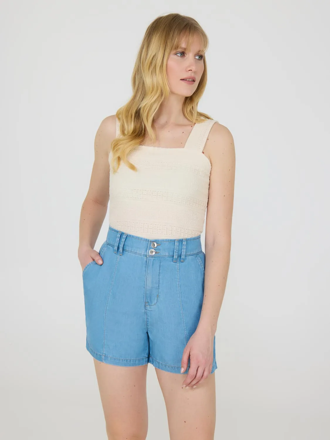 Versatile Weekend Style Pintuck Denim Shorts
