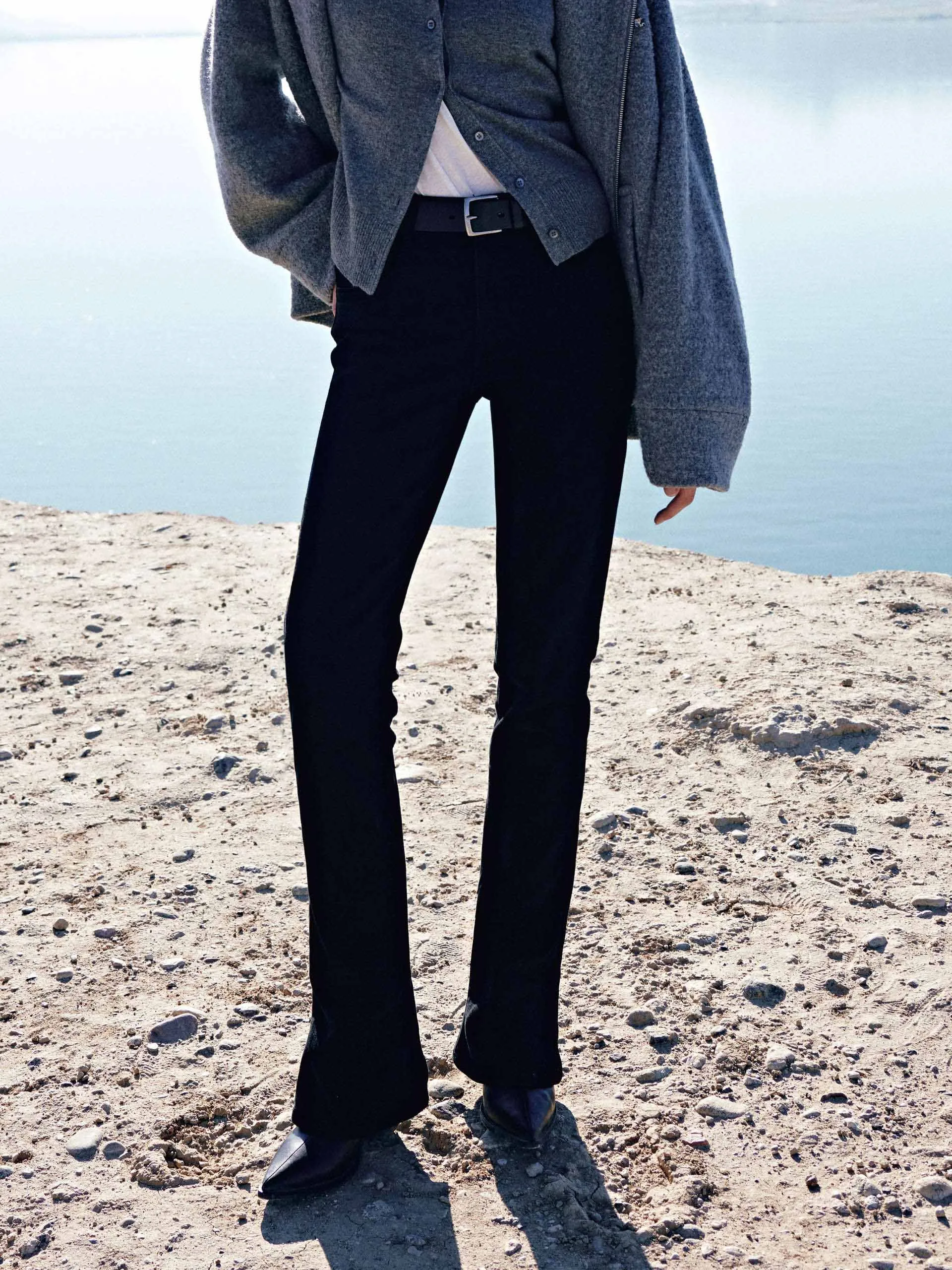 Simple Fashion Weekender Wear Cotton Blend Flared Jeans