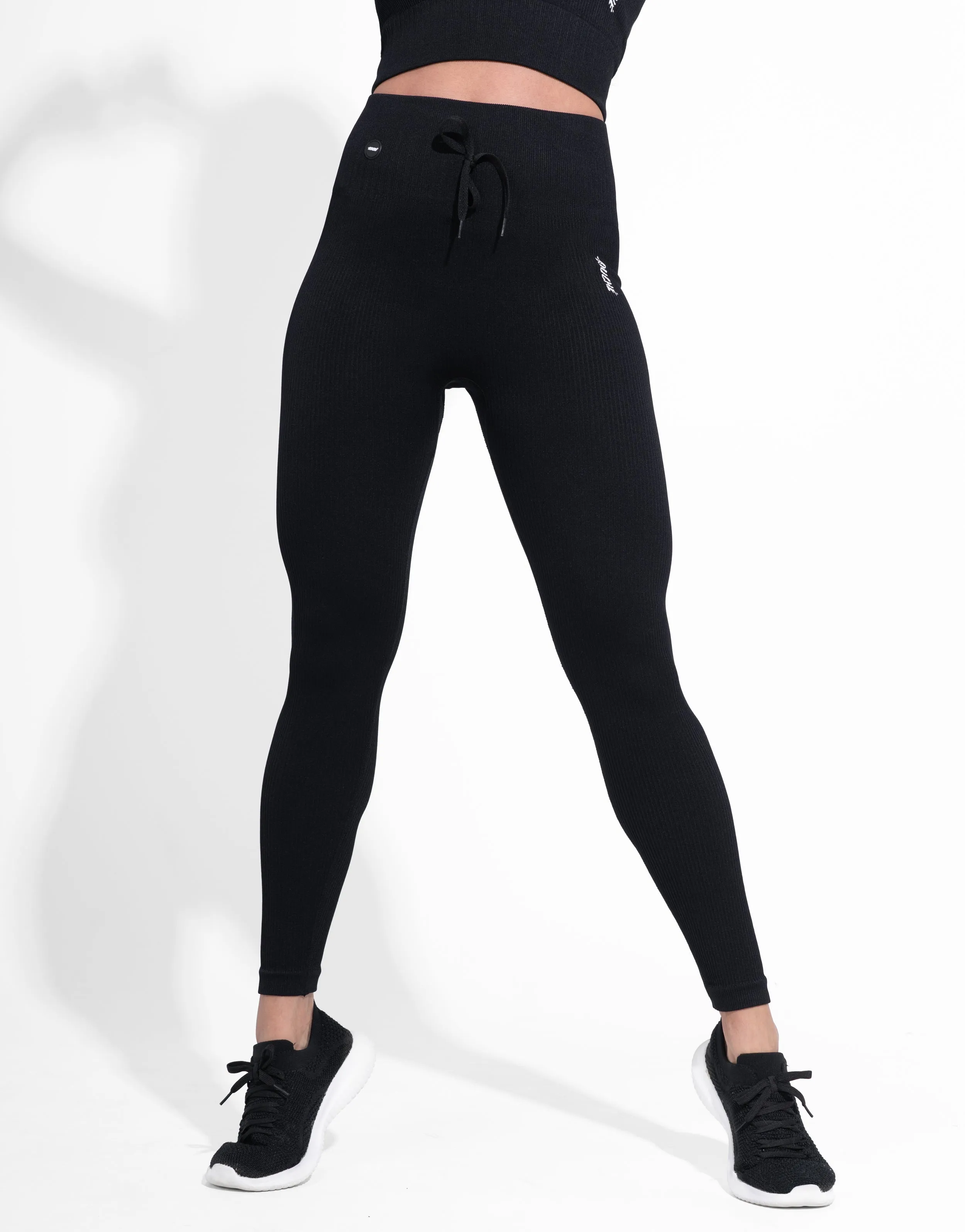 BLACK CORD SEAMLESS Clean Form