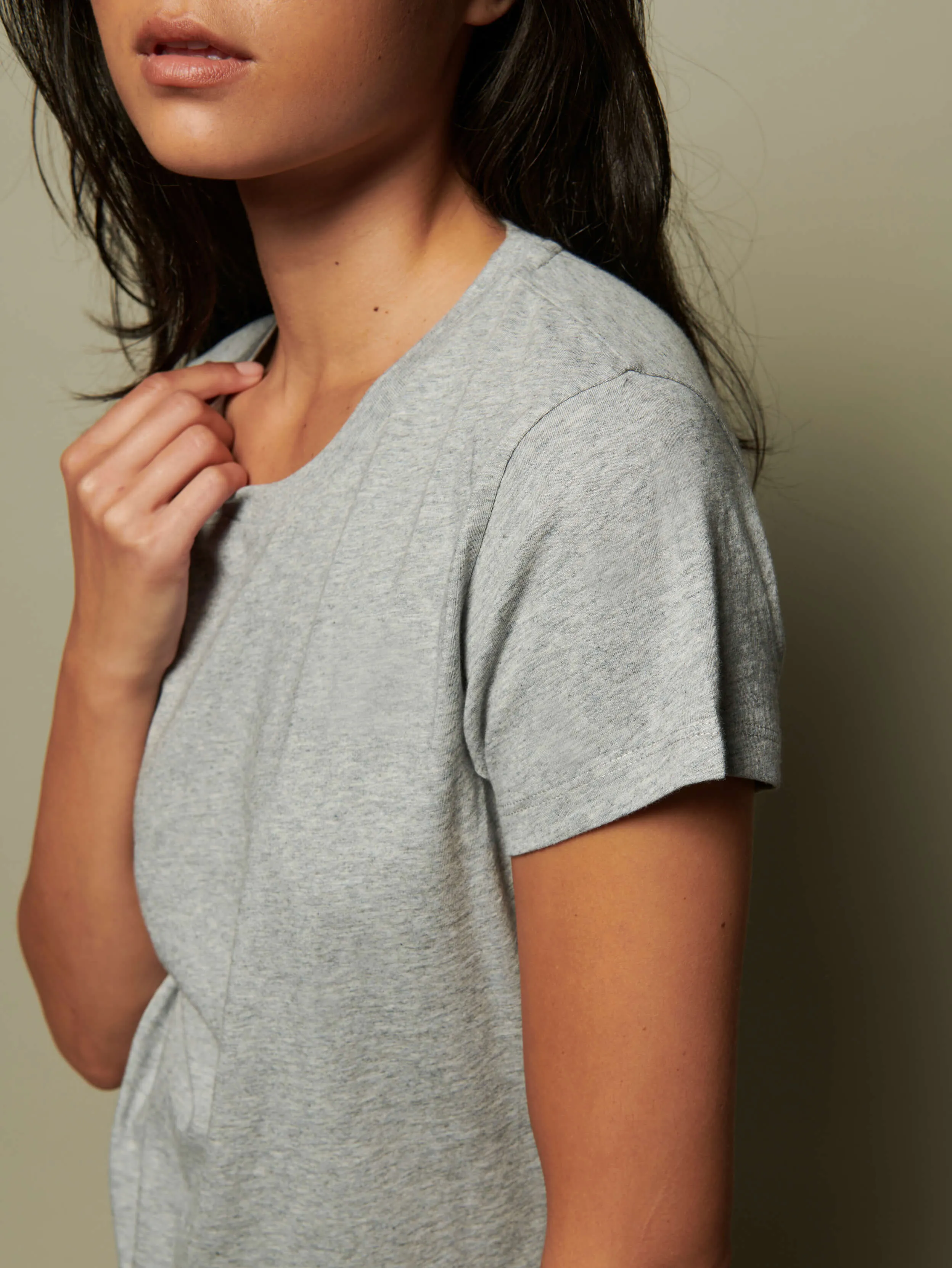 SnagResistant Weave ThermalRegulating Fabric Goldie Tee