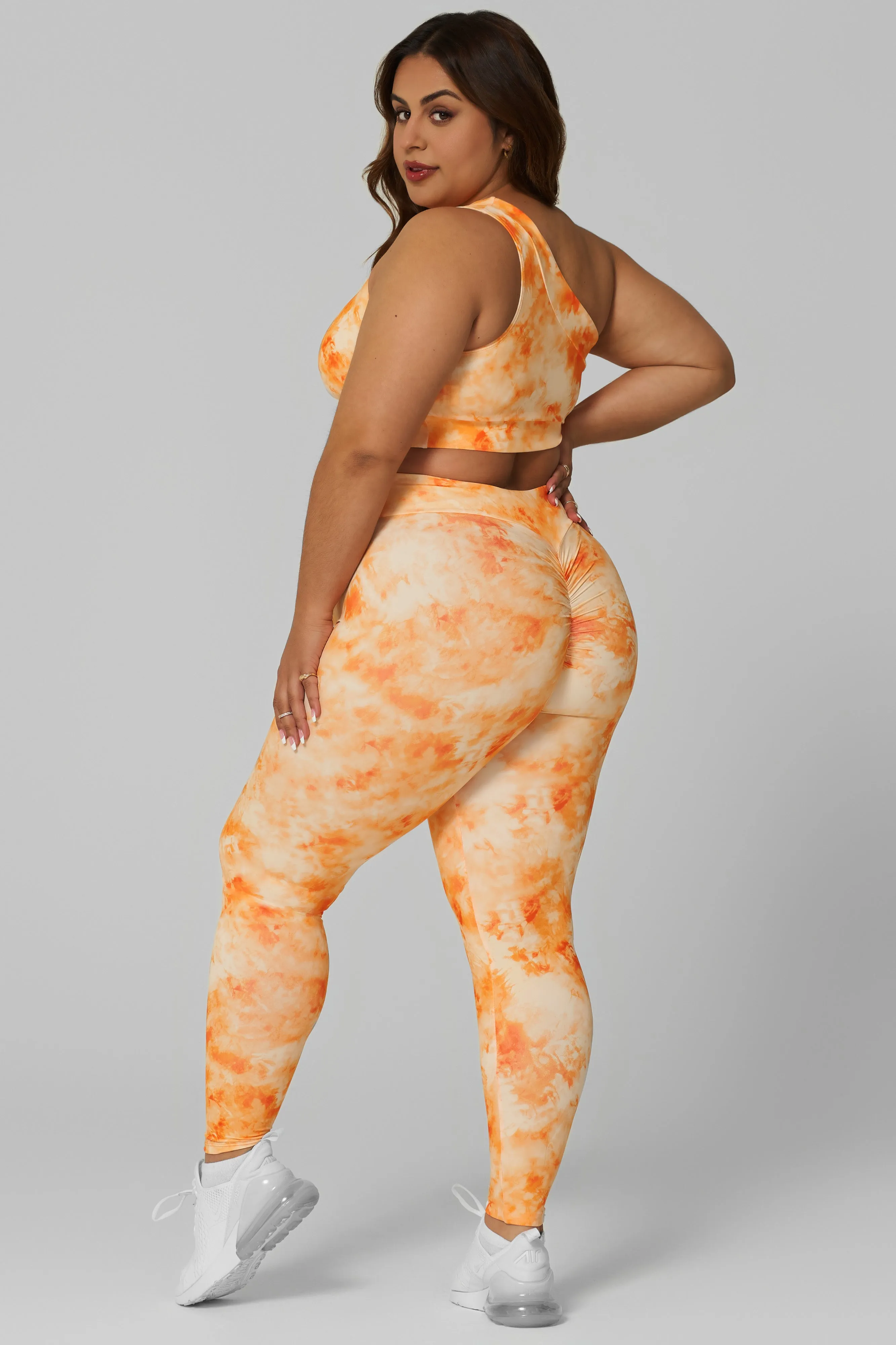 Tailored Fit Screen Core Glow High Waist Scrunch Legging