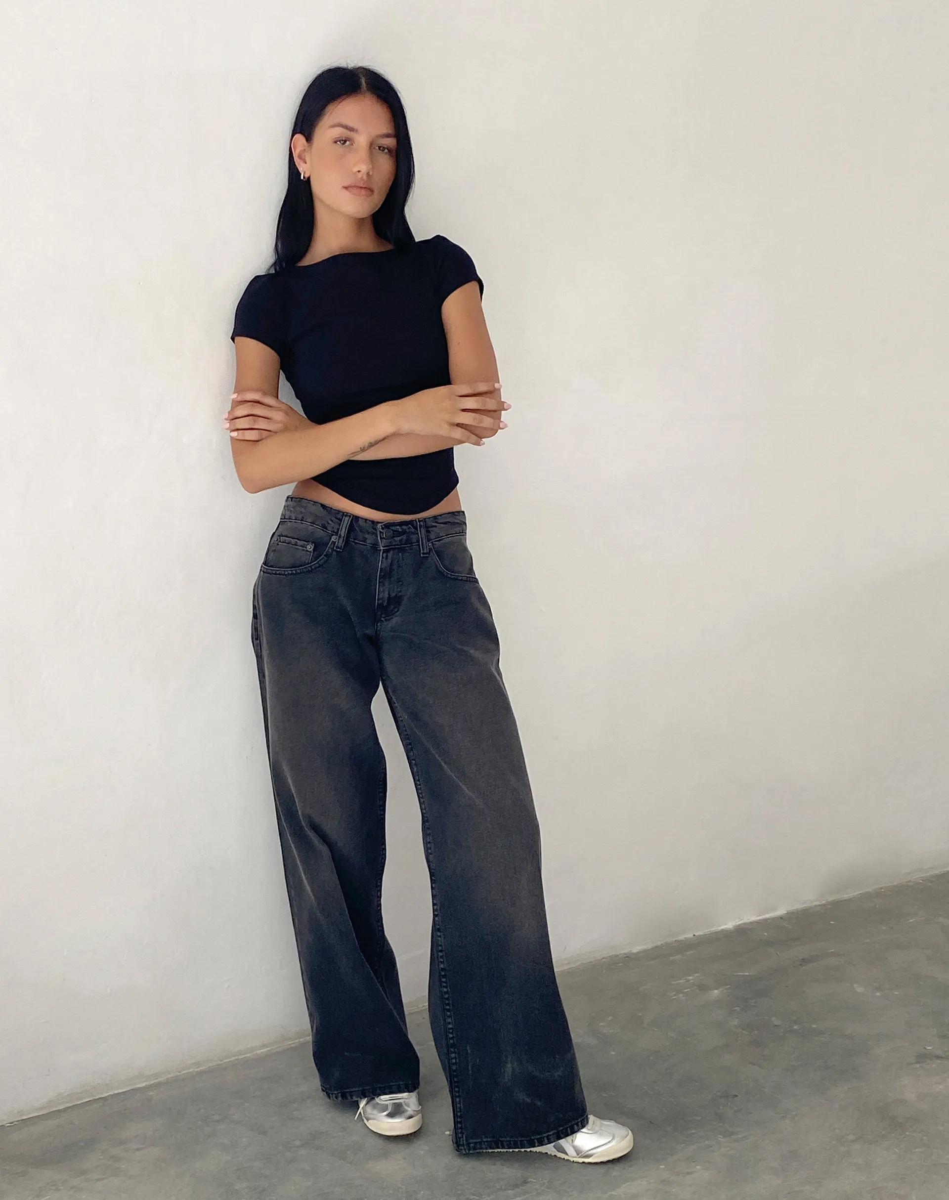 Roomy Extra Wide Low Rise Jeans in Washed Black Grey Chill Fit