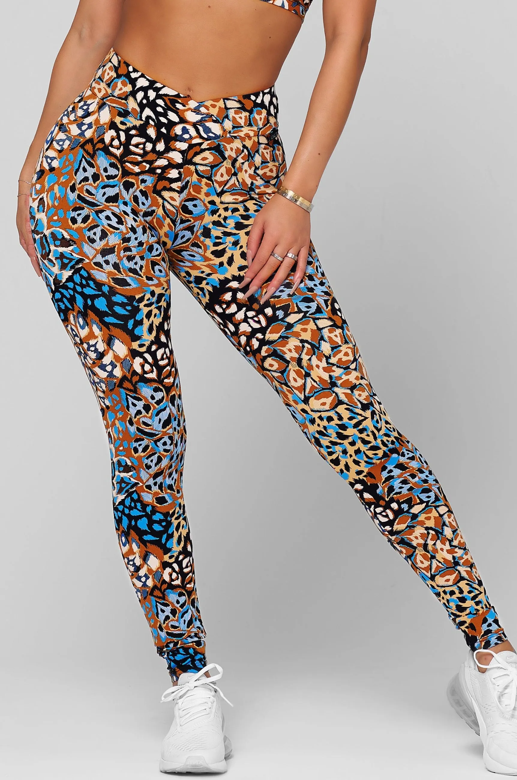 NonRestrictive Fit NonSlipTrims Enchanted V-Cut Scrunch Legging