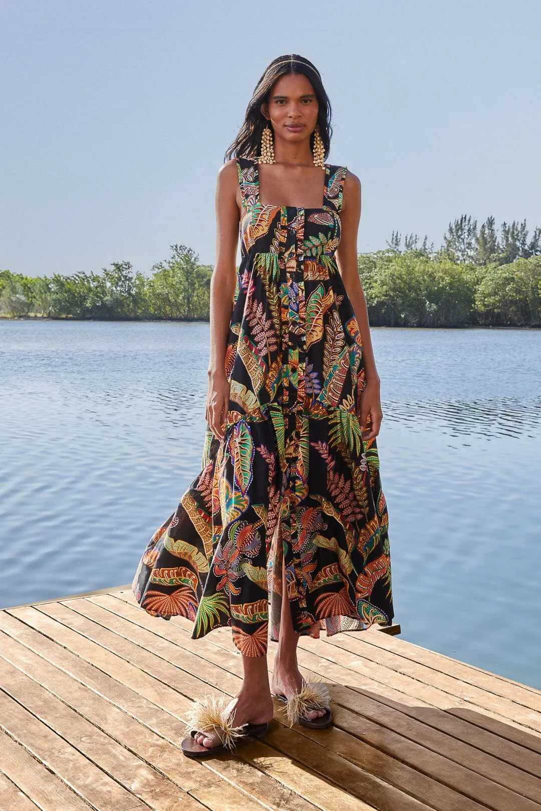 Chic Mood Harbor Light Cool Foliage Black Sleeveless Maxi Dress