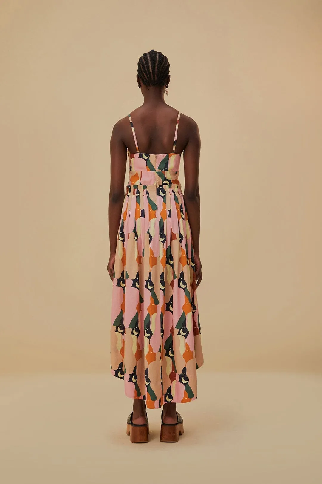 Fun and flirty dress The Kiss Multicolor Sleeveless Midi Dress