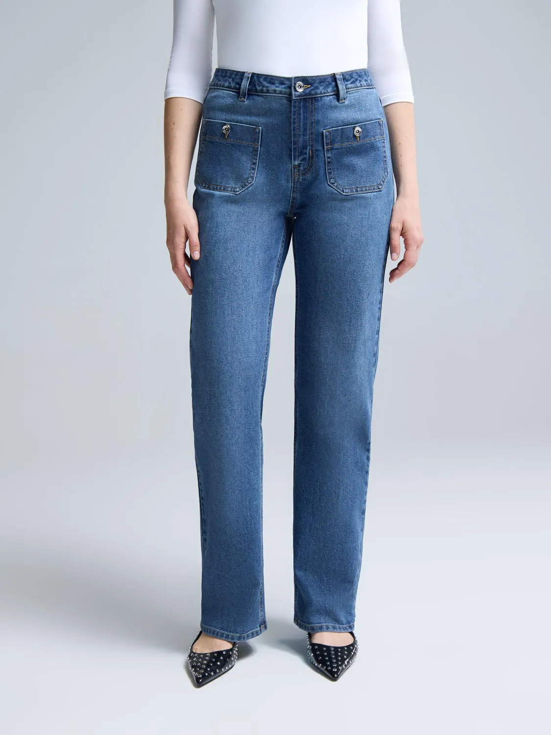 Road Trip Casual Friday Home Comfort Medium Wash Straight-Leg Jeans