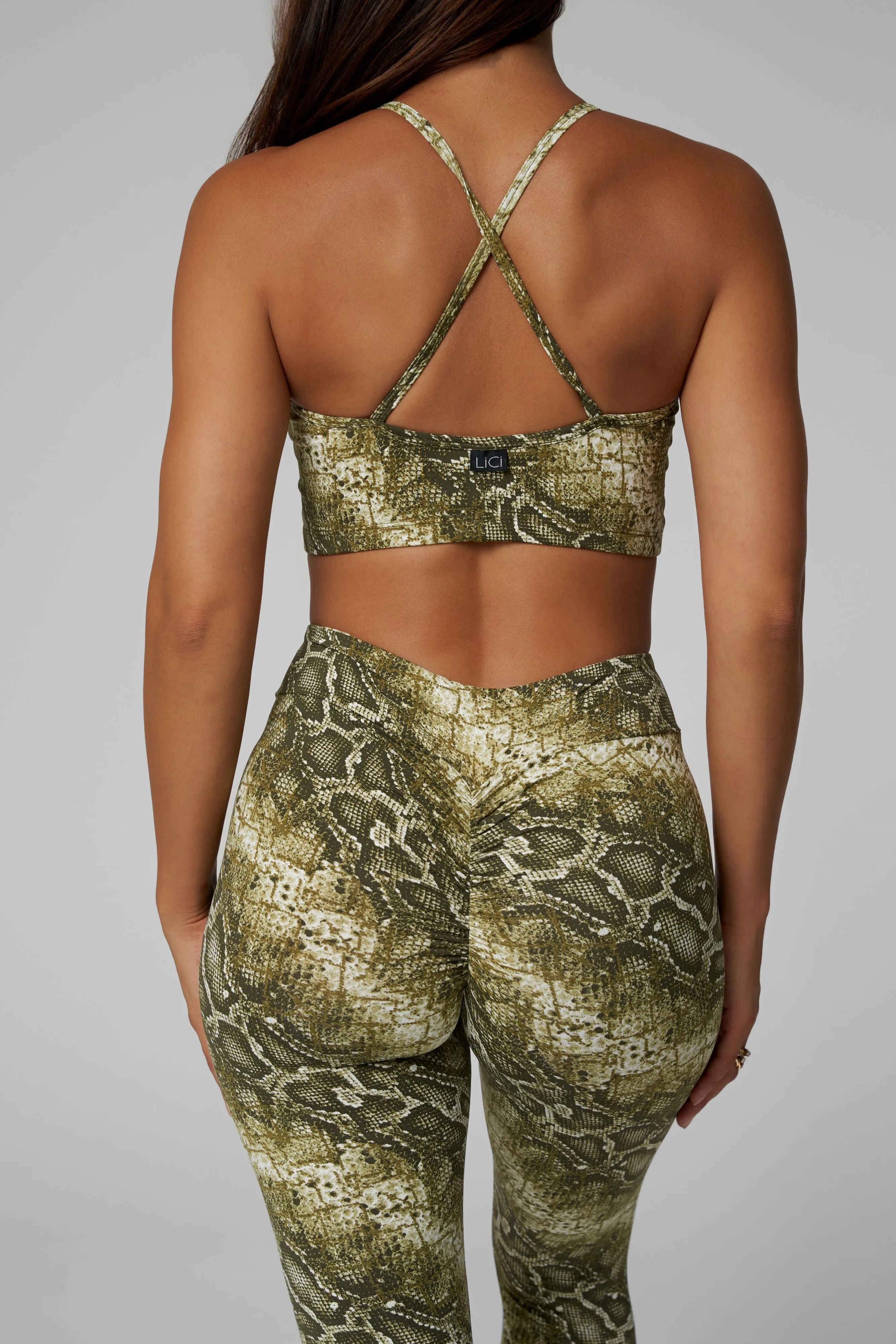 Abundance V-Cut Scrunch Legging SmoothEdgeTrim SustainableBlend