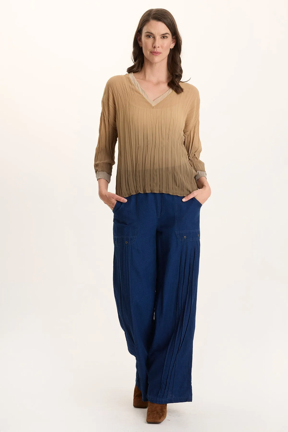 Flexible Material Hoyt Crinkle Pleat 3/4-Sleeve V-Neck