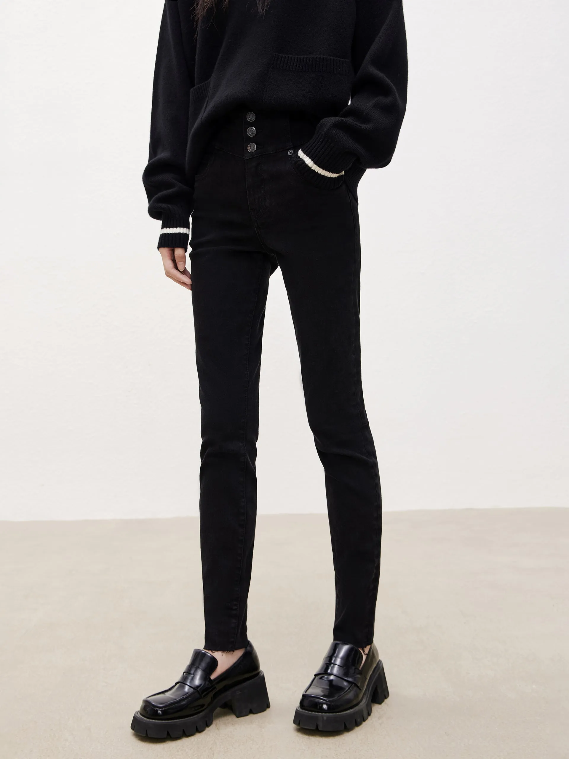 Wide Waistband Jeans in Skinny Garment Dyed Texture