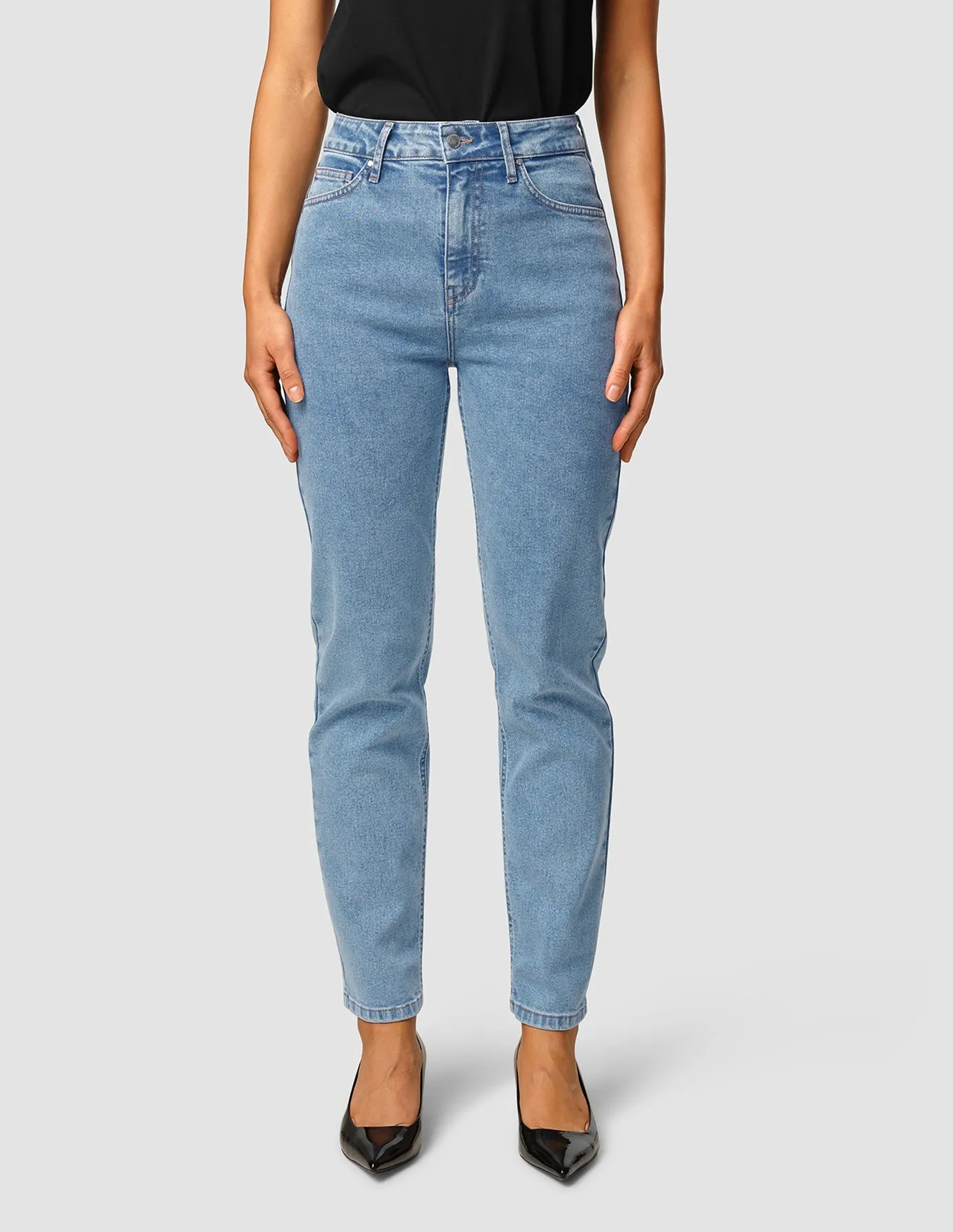 Formal Classic Wear Loose Four Way Stretch Fabric Jeans Tapered Snow Blue Wash